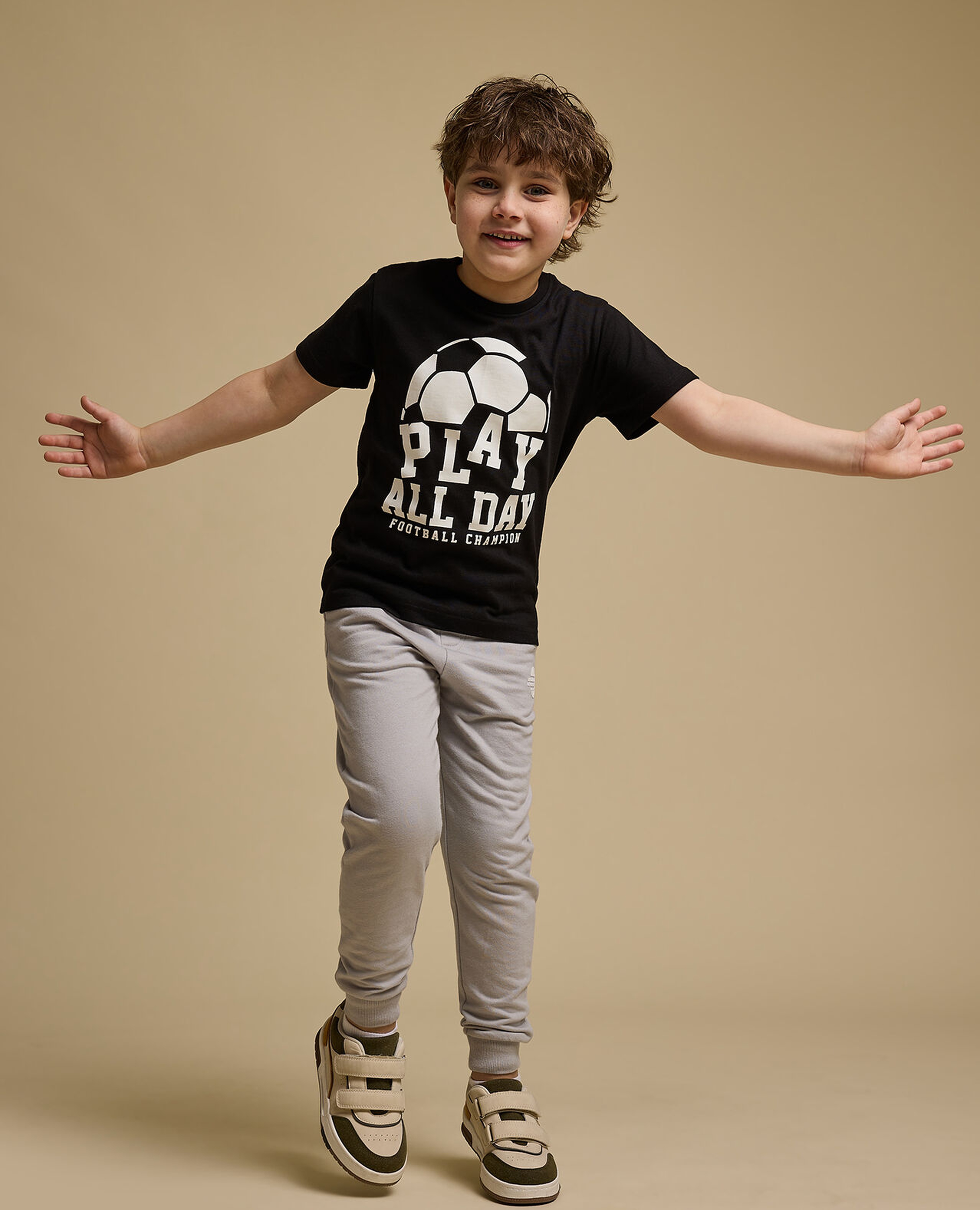 Graphic Print T-Shirt with Crew Neck and Short Sleeves