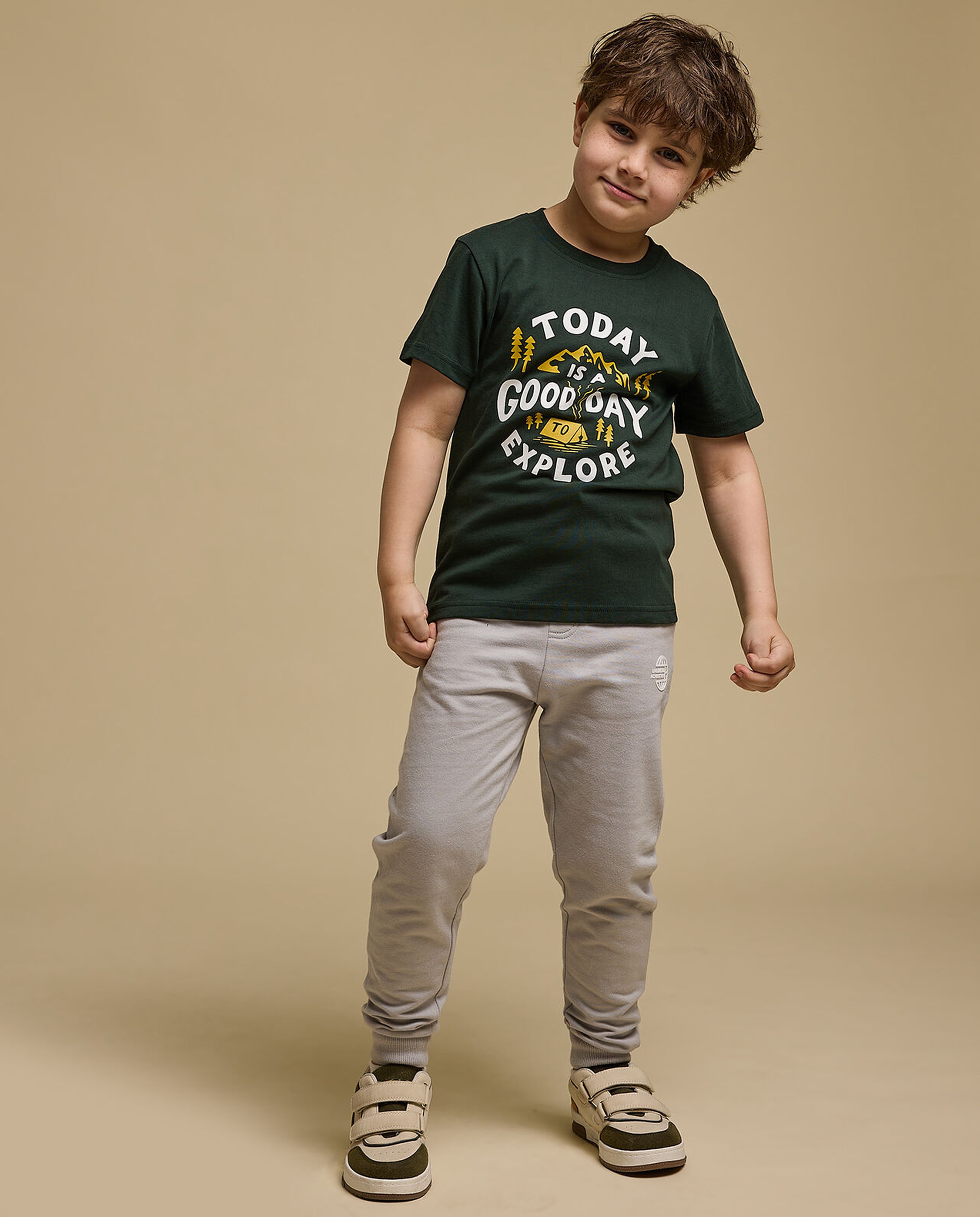 Graphic Print T-Shirt with Crew Neck and Short Sleeves