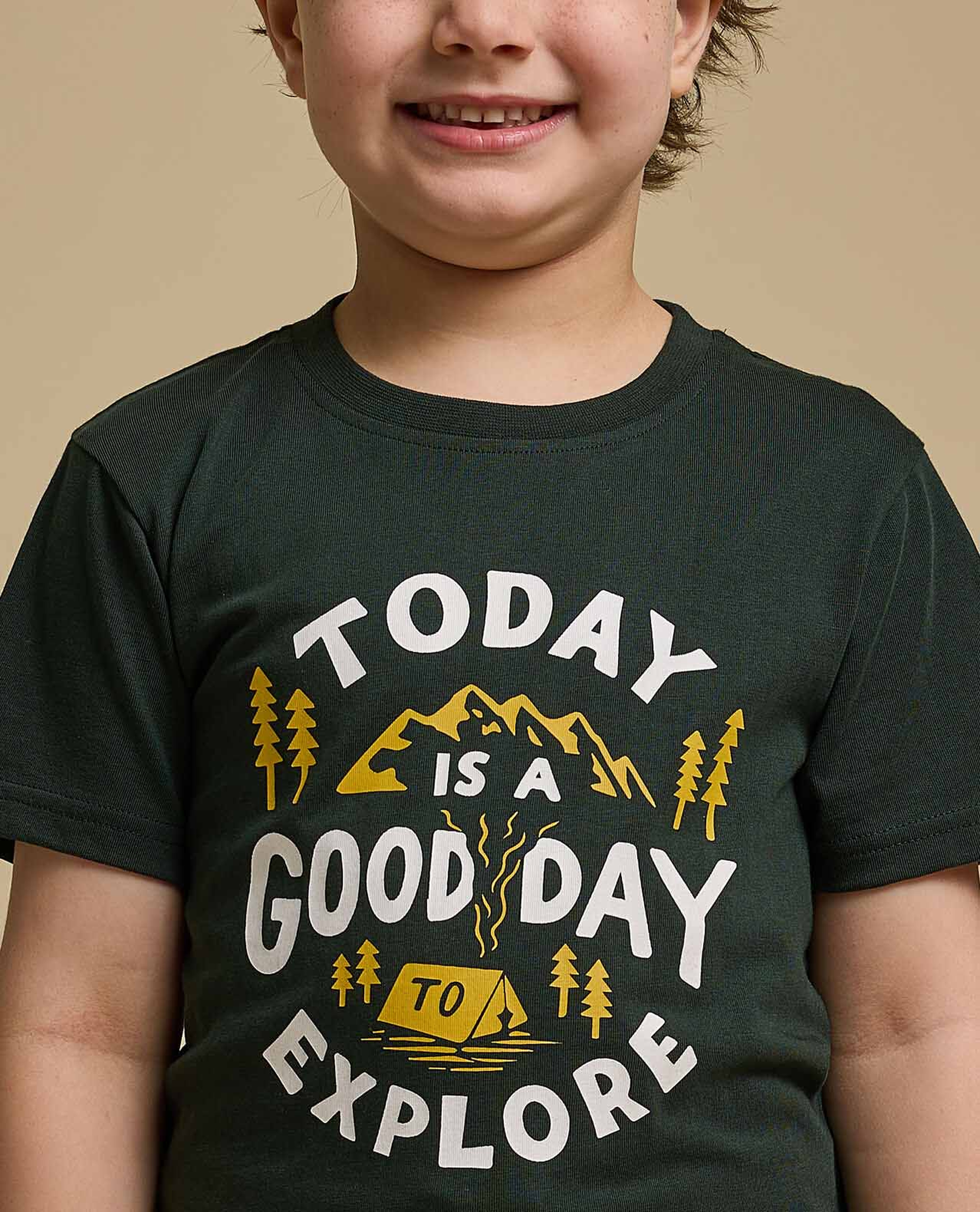 Graphic Print T-Shirt with Crew Neck and Short Sleeves