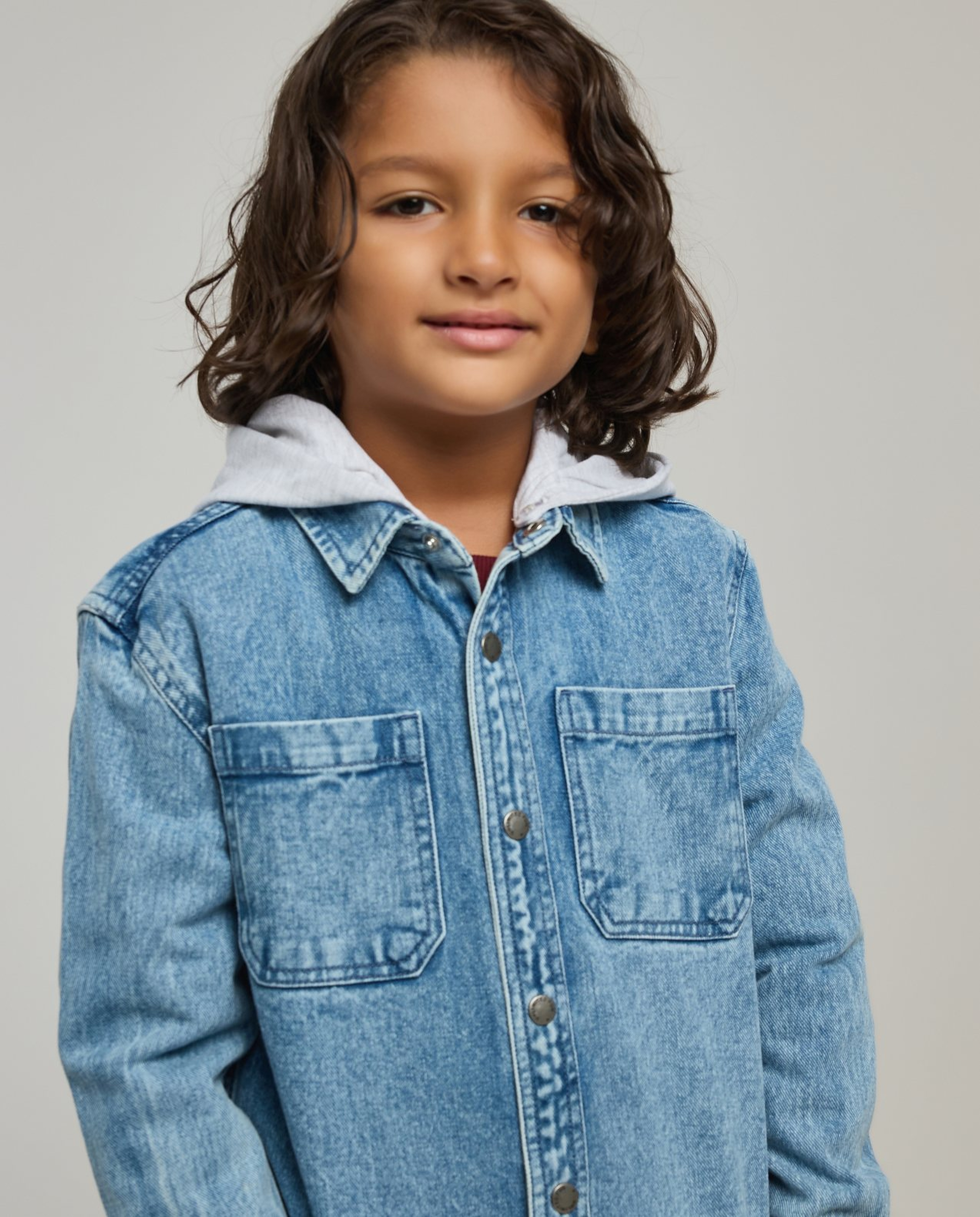 Washed Denim Shirt with Classic Collar and Long Sleeves