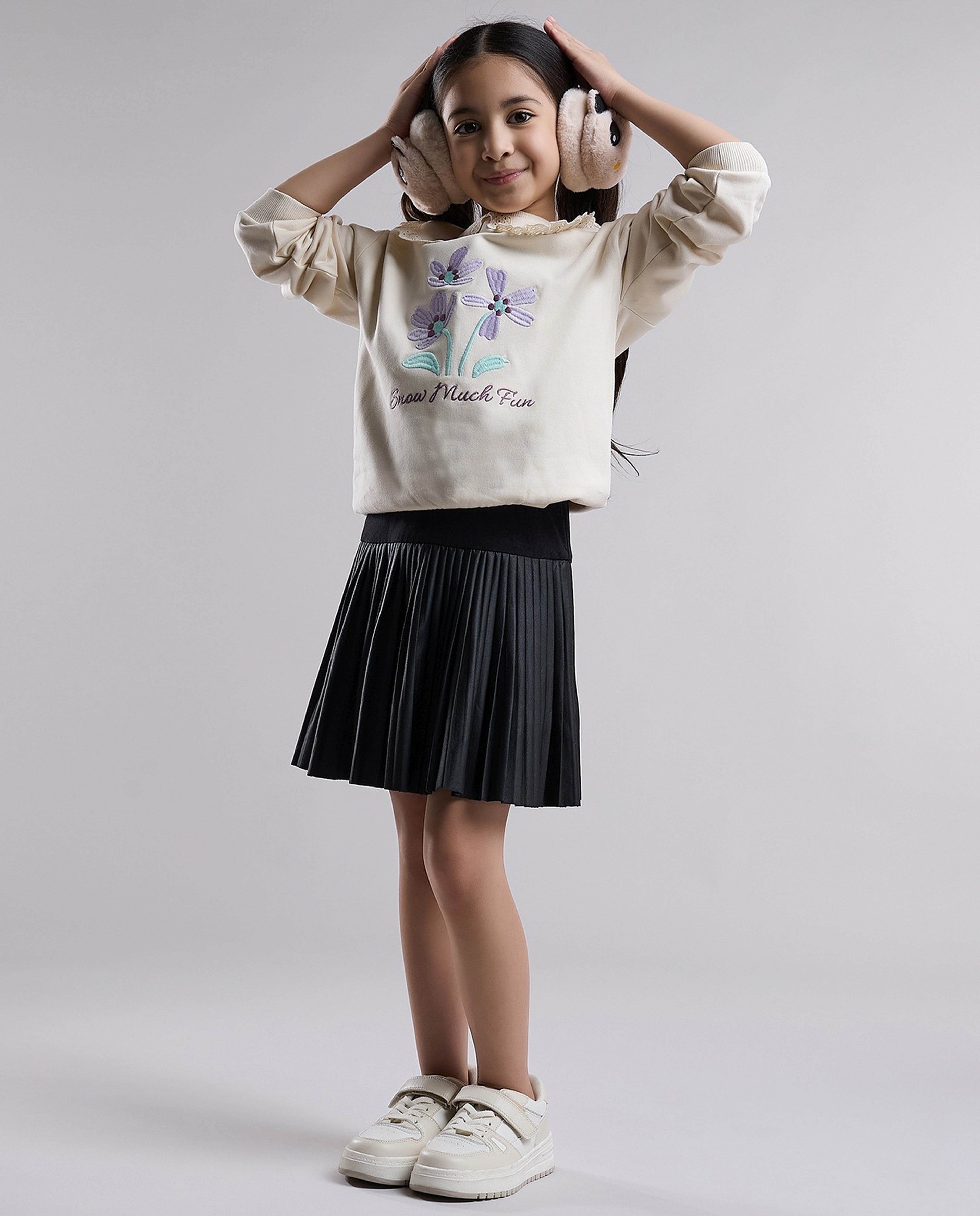 Printed Sweatshirt with Peter Pan Collar and Long Sleeves