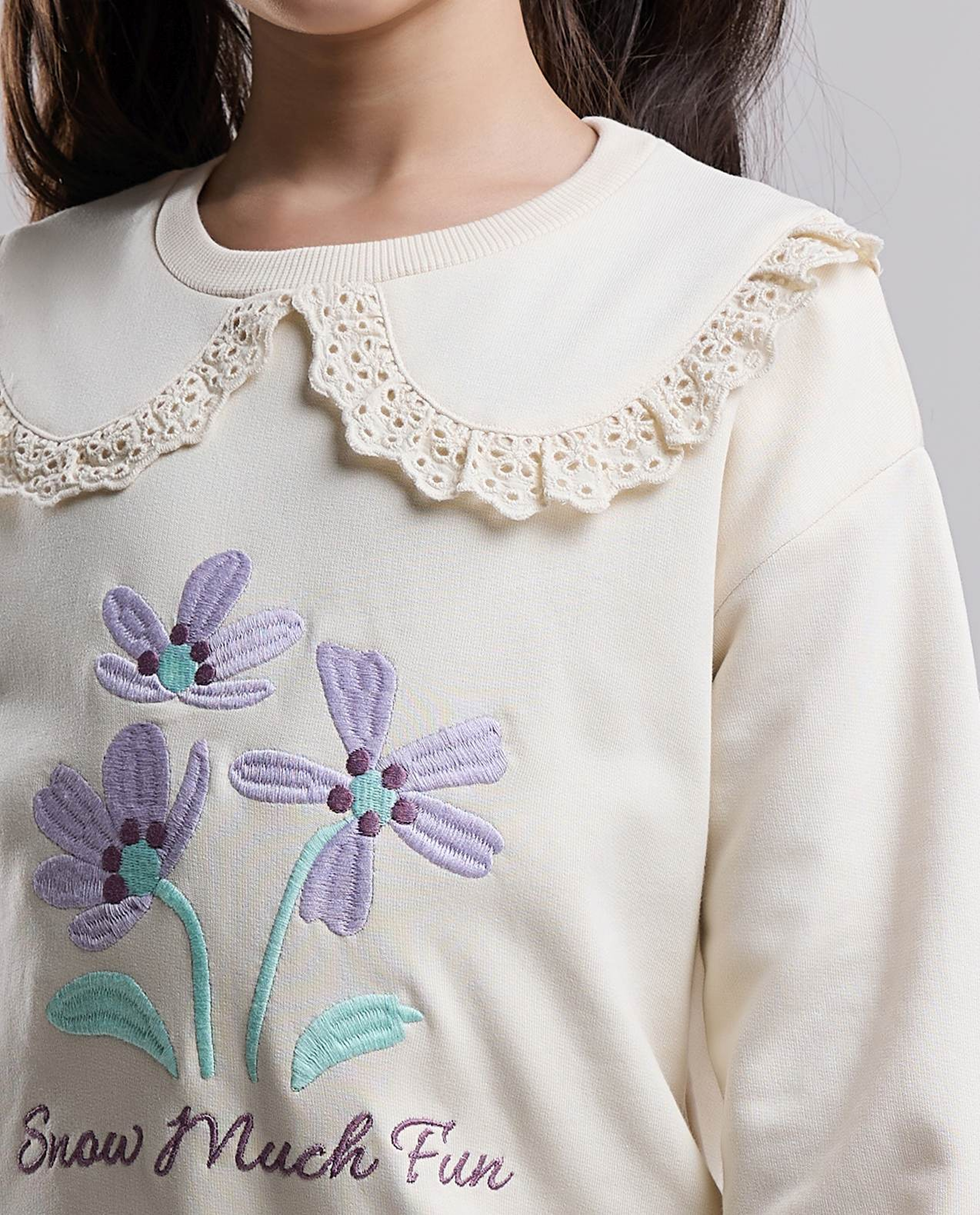 Printed Sweatshirt with Peter Pan Collar and Long Sleeves