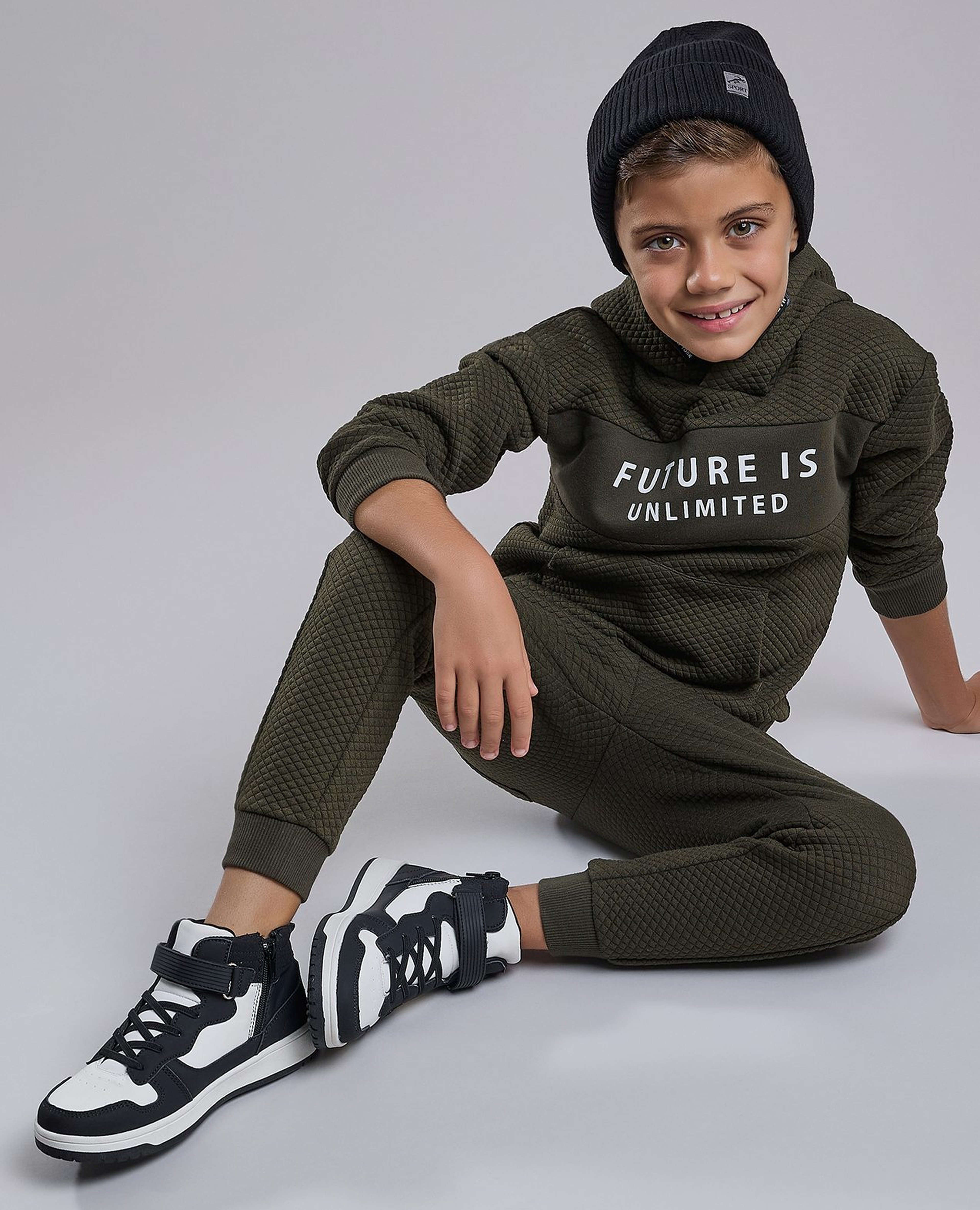 طقم رياضي بهودي وطبعة