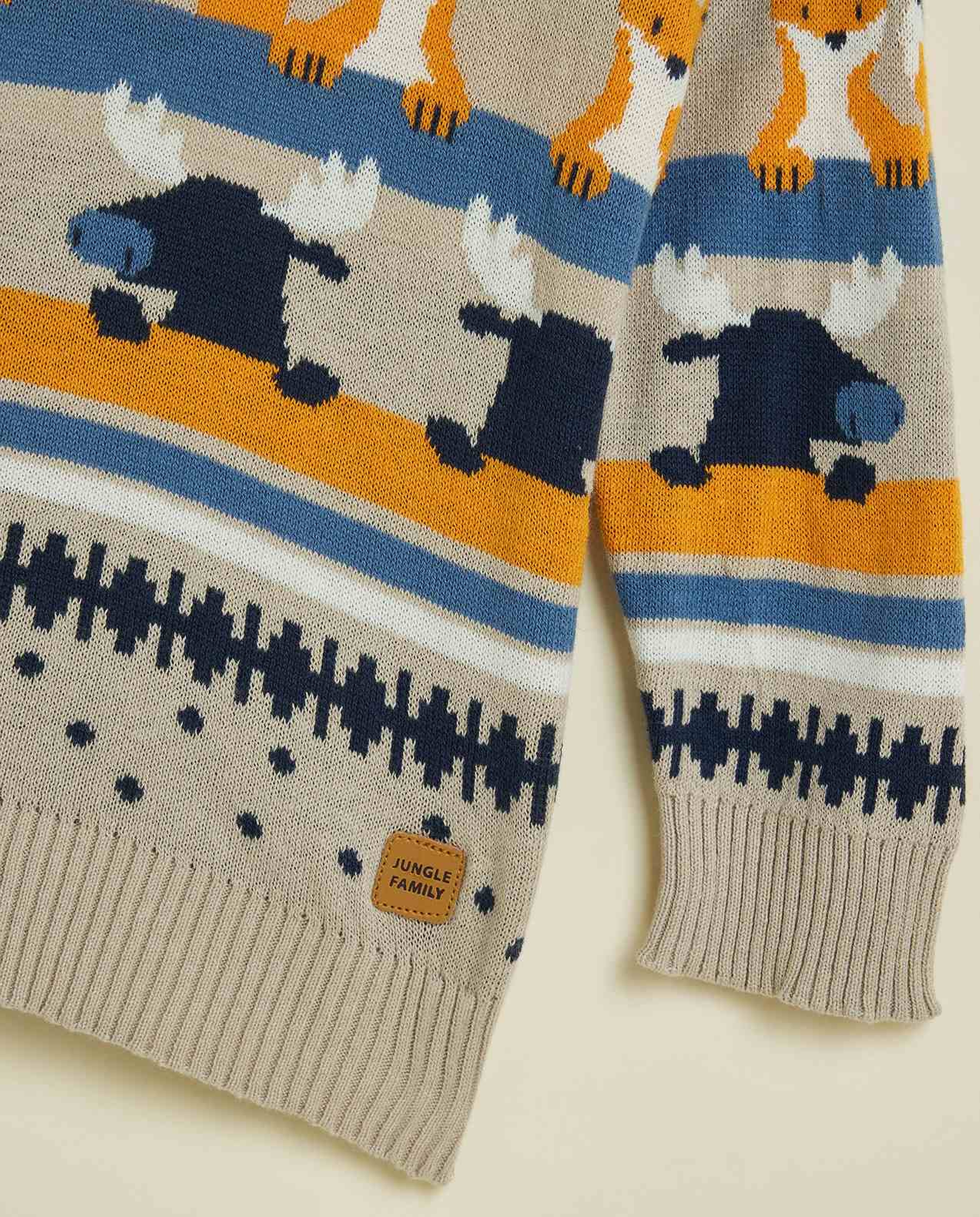 Patterned Sweater with Crew Neck and Long Sleeves