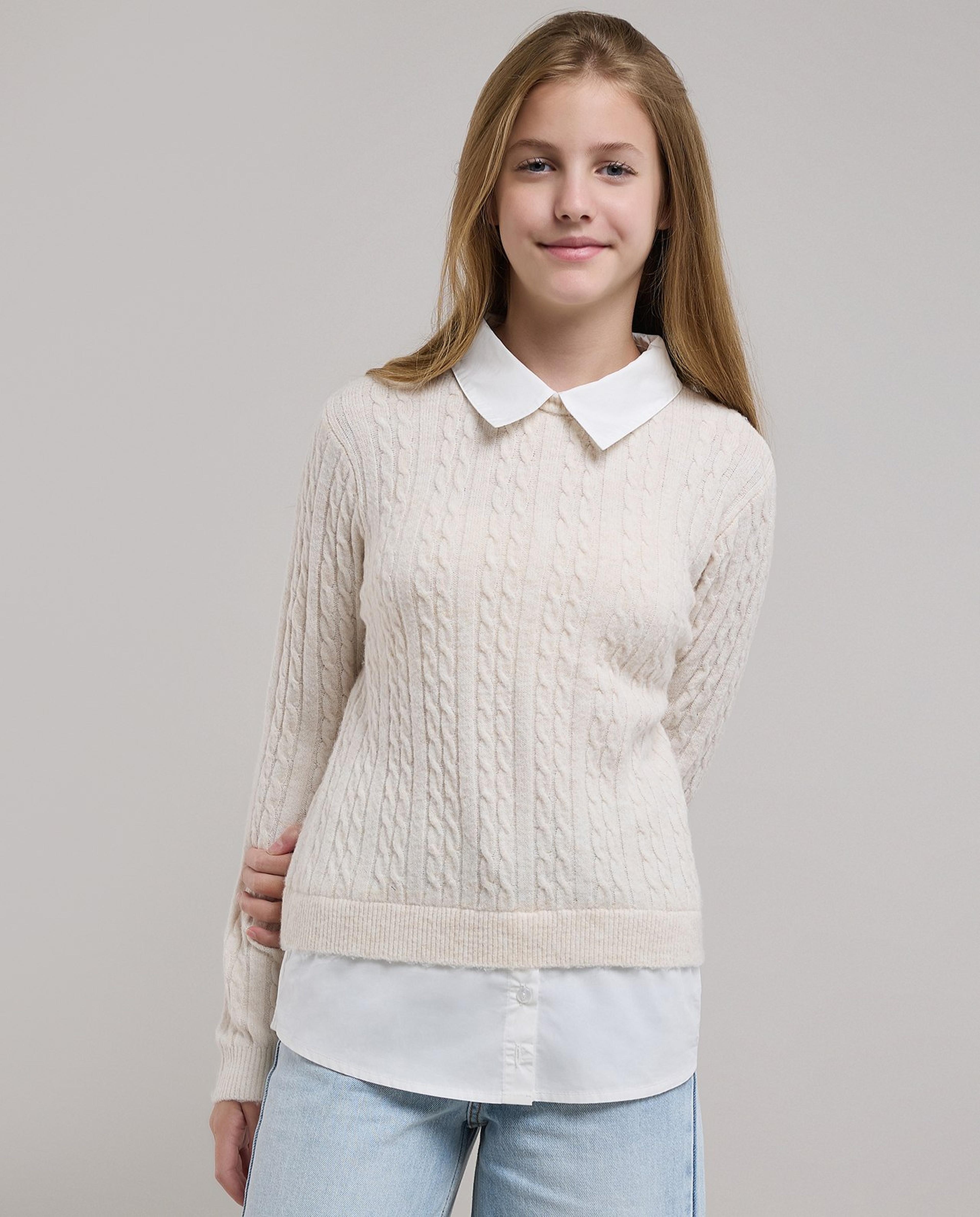 Knitted Sweater with Crew Neck and Long Sleeves