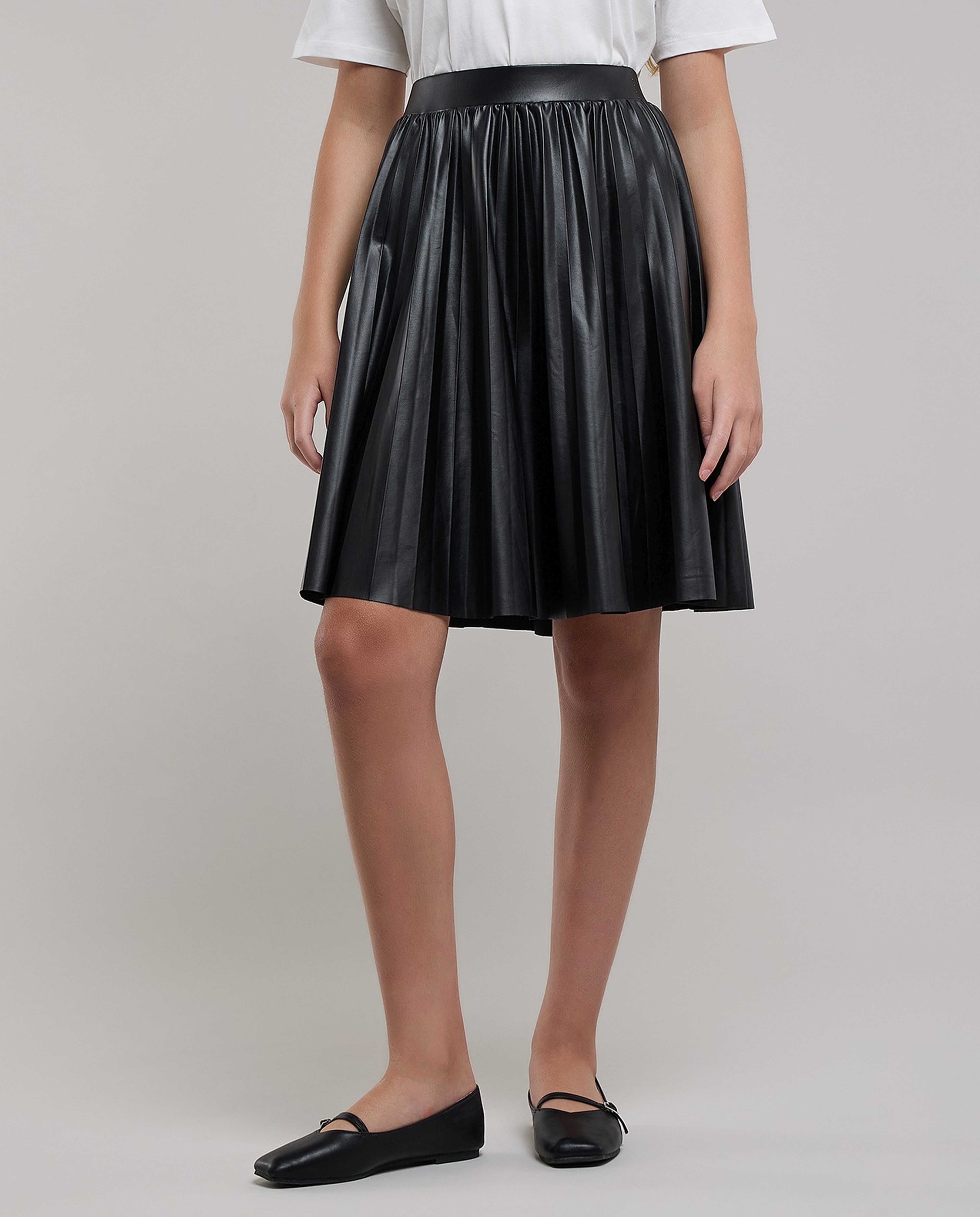 Solid Mini Skirt with Elastic Waist