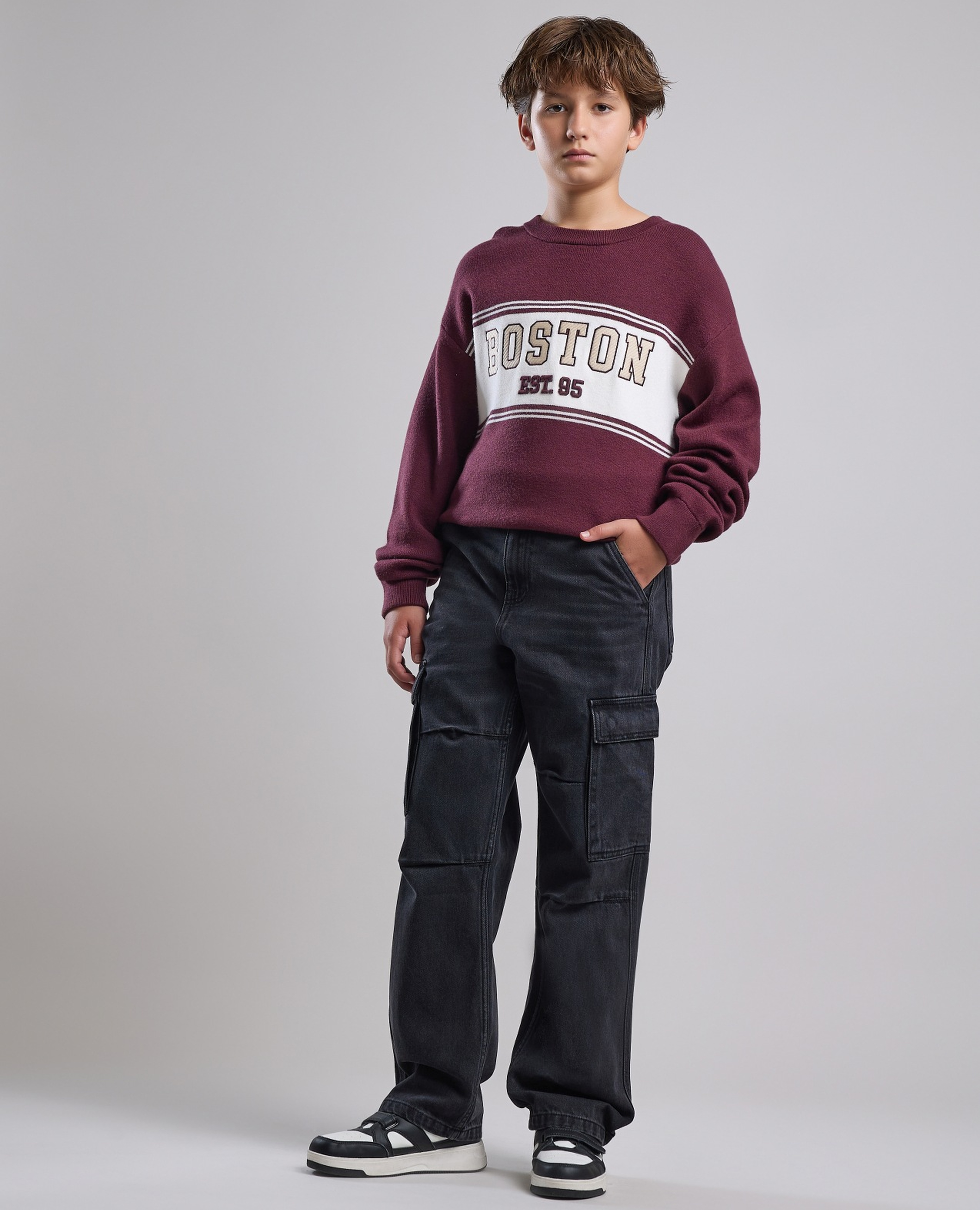 جينز بقصة مريحة