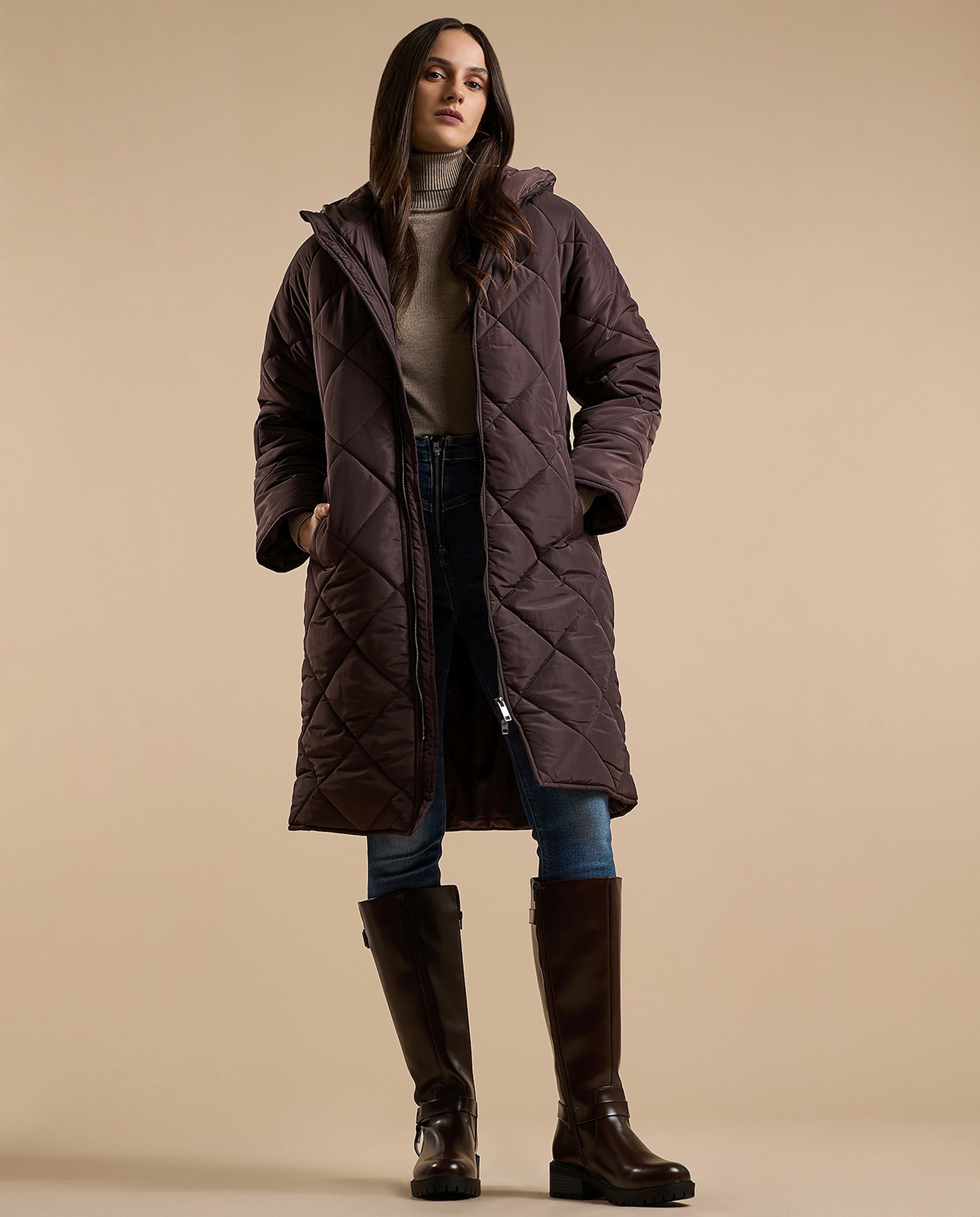 Quilted Puffer Jacket with Zipper Closure