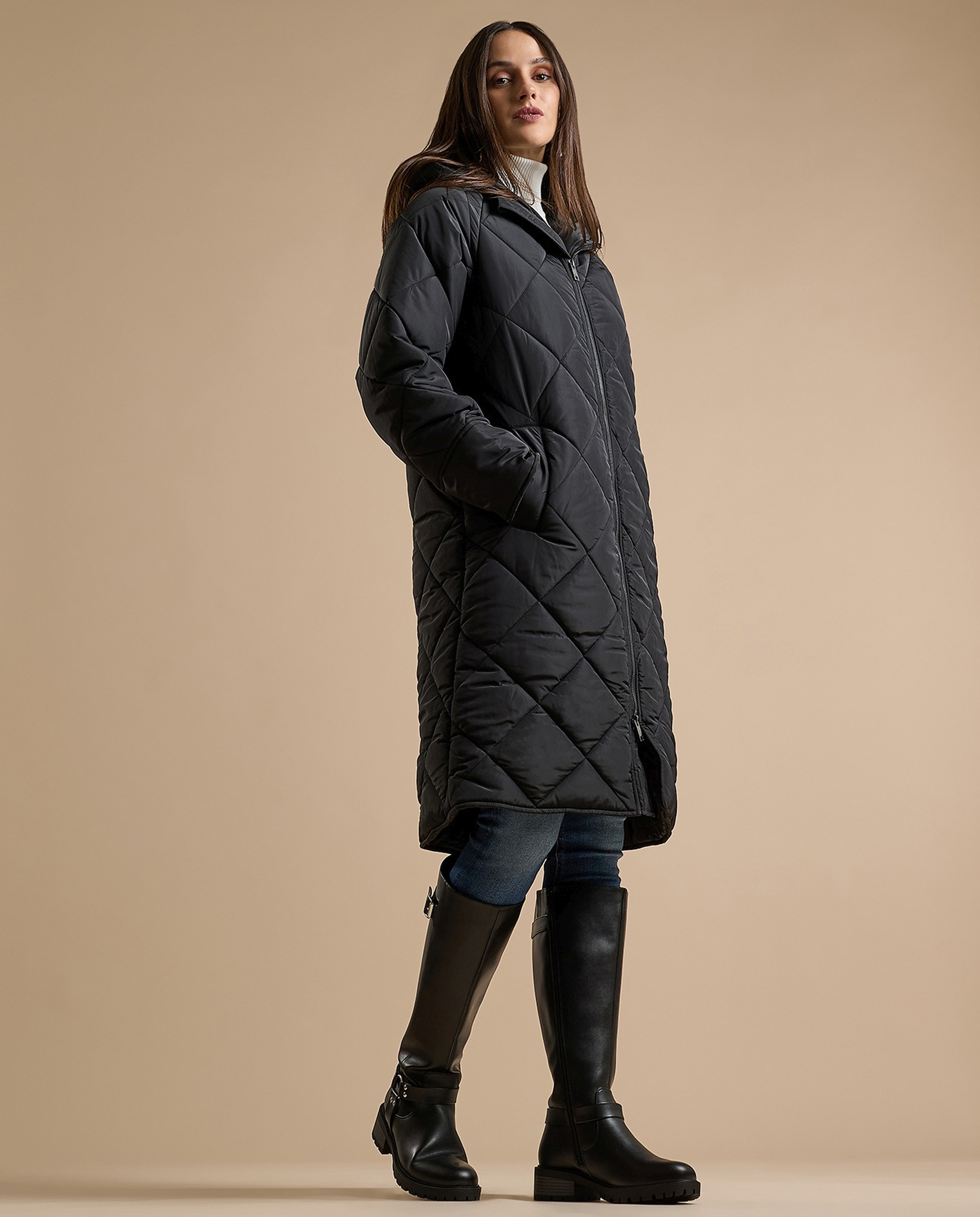 Quilted Puffer Jacket with Zipper Closure