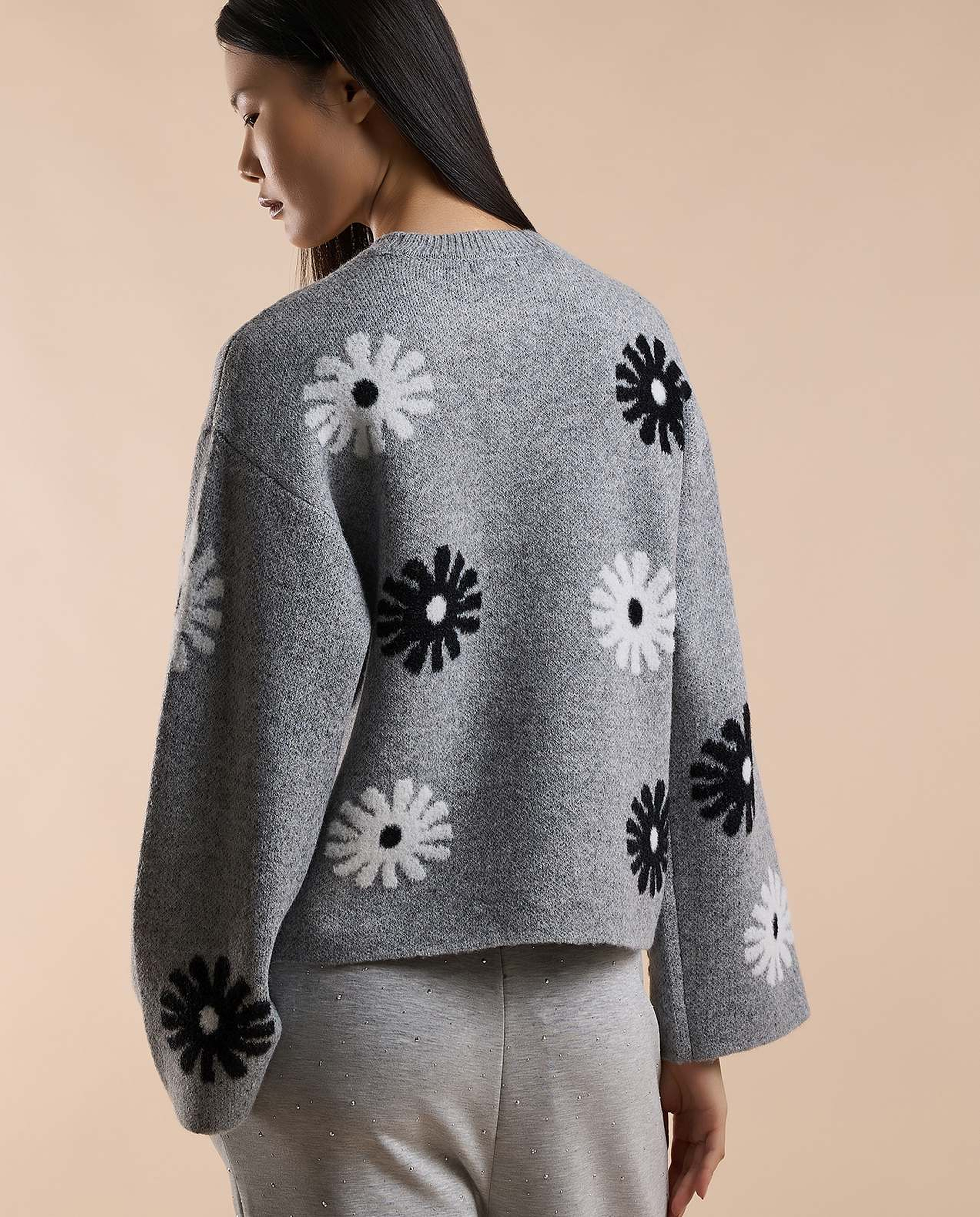 Patterned Sweater with Crew Neck and Long Sleeves