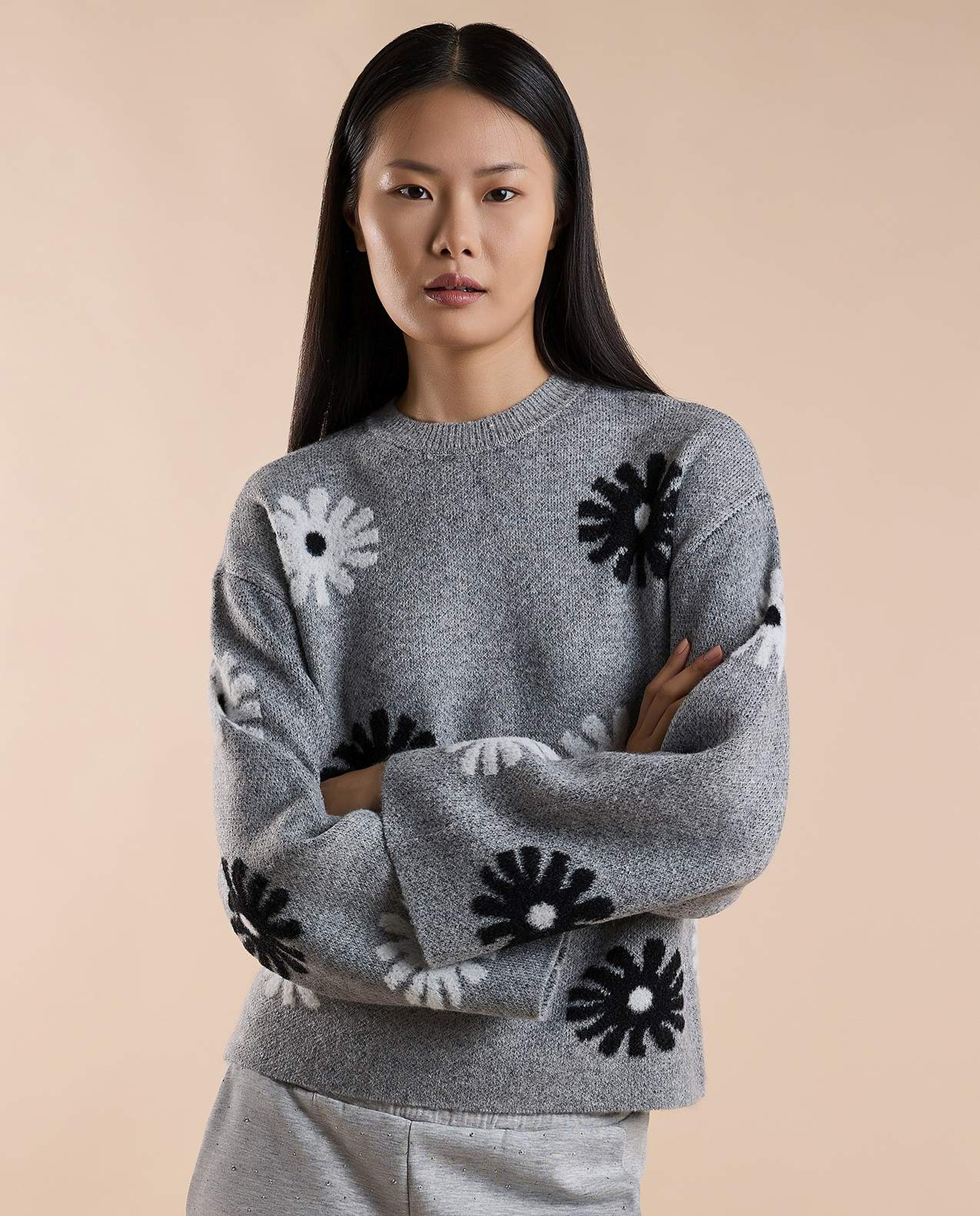 Patterned Sweater with Crew Neck and Long Sleeves
