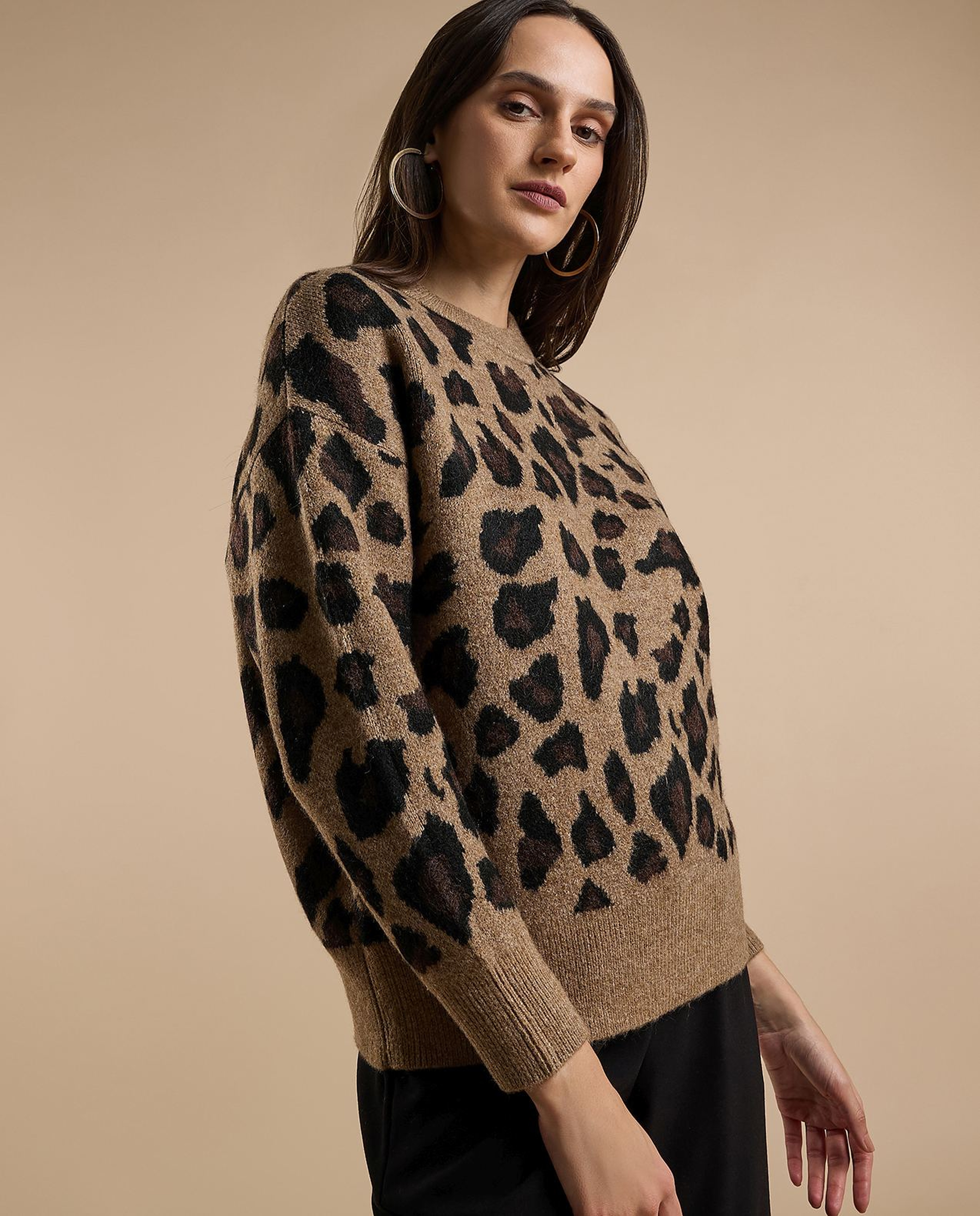 Animal Patterned Sweater with Crew Neck and Long Sleeves