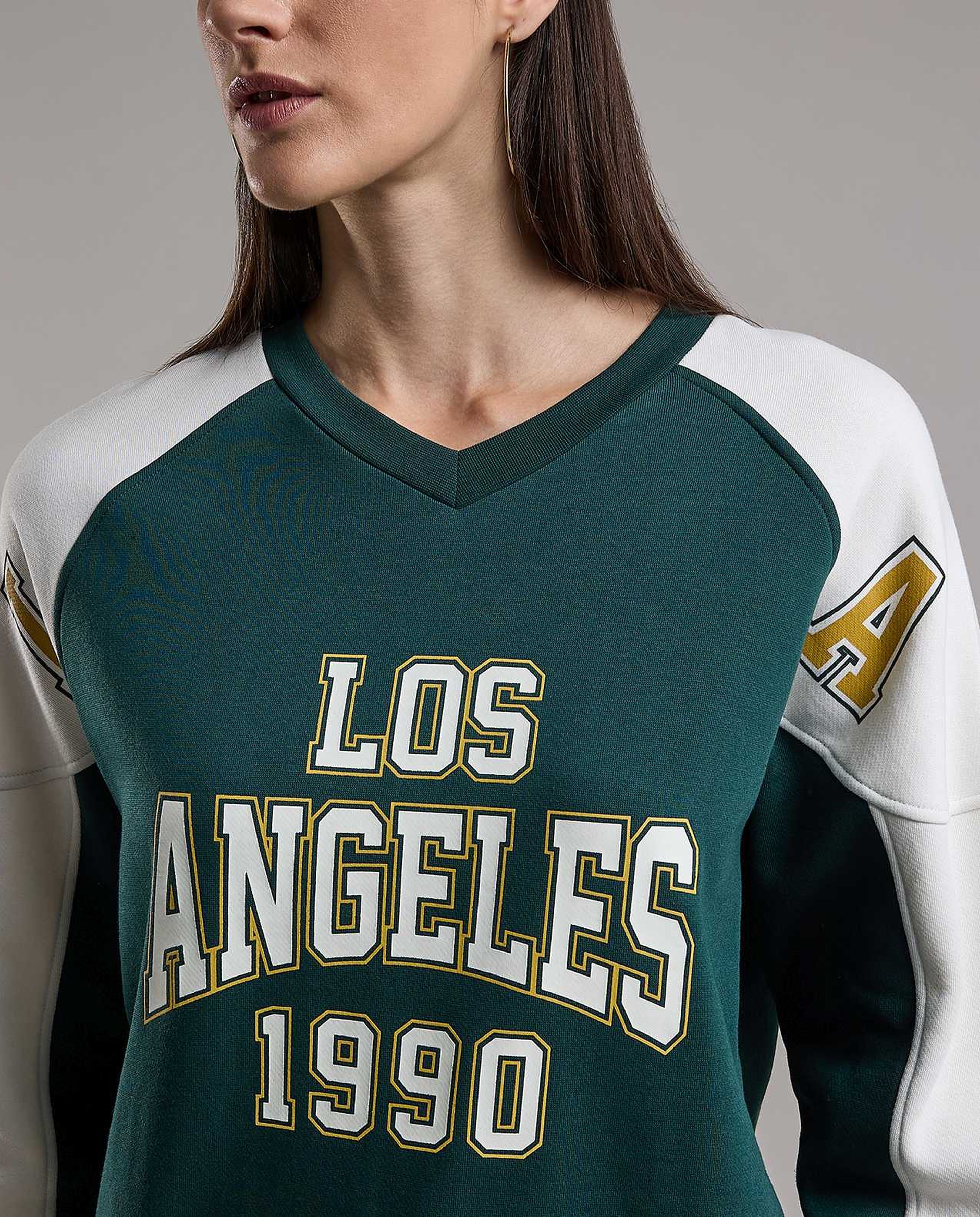 Color Block Sweatshirt with V-Neck and Raglan Sleeves