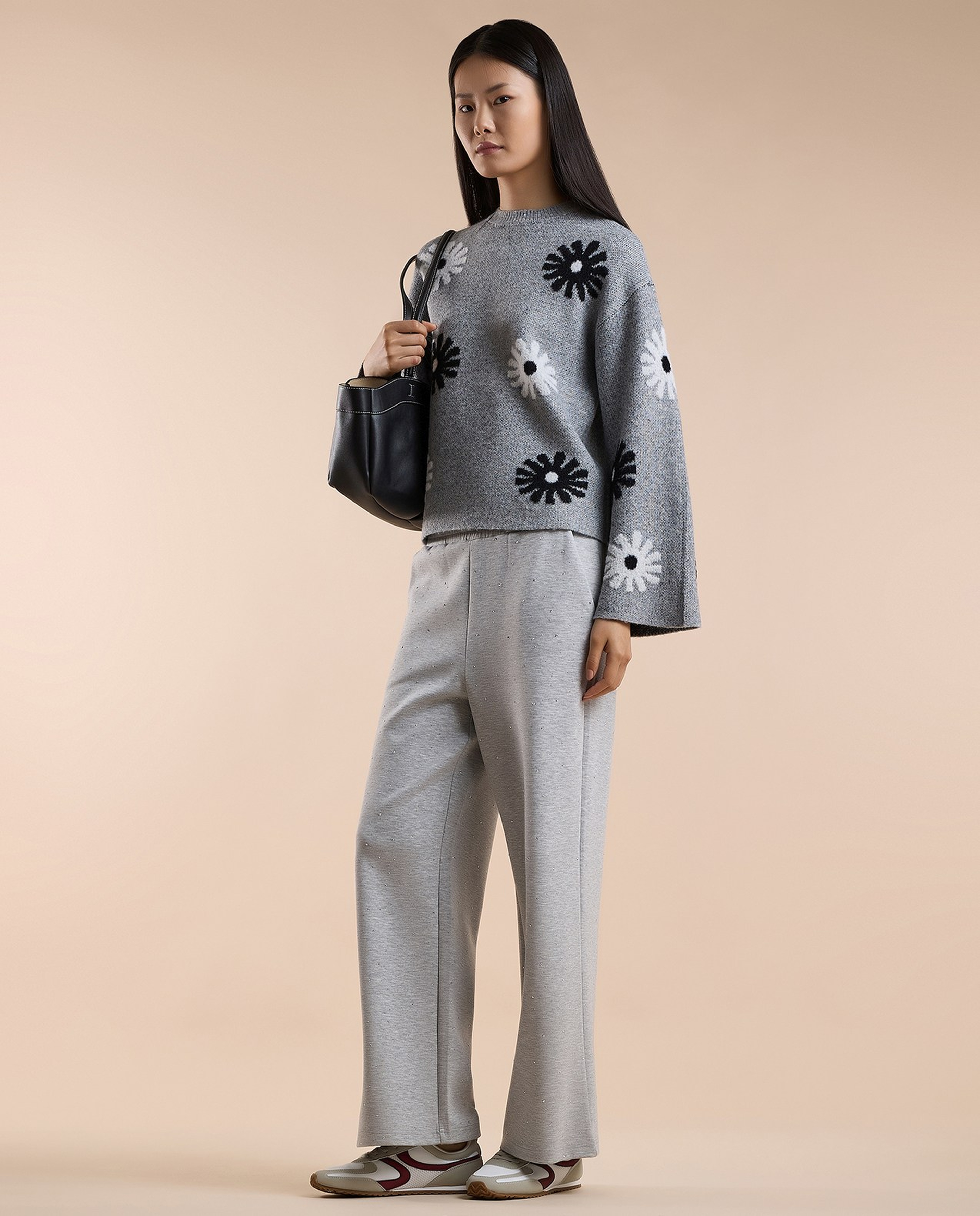 Patterned Sweater with Crew Neck and Long Sleeves