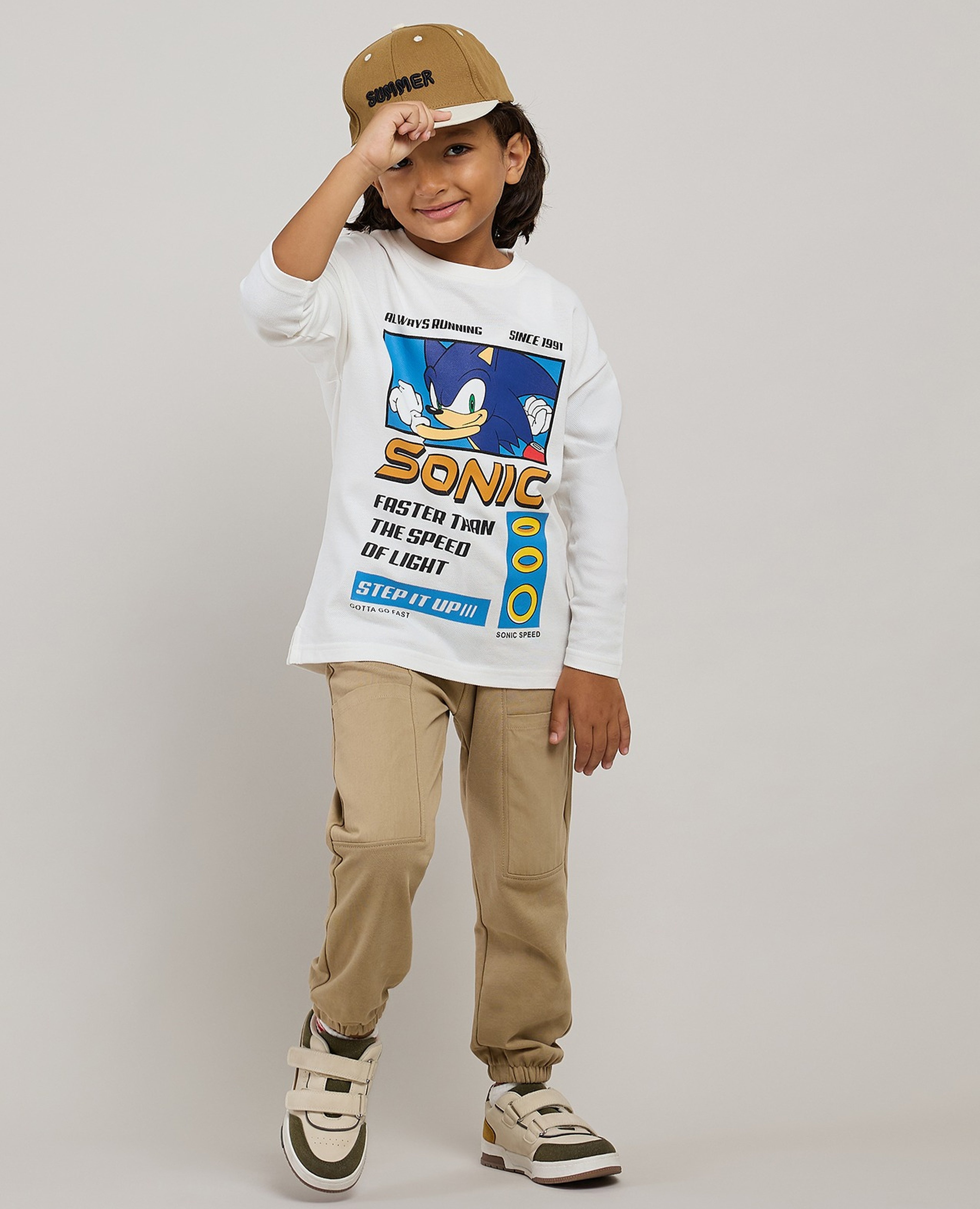 تيشيرت بطبعة سونيك ذا هيدجهوج بياقة دائرية وأكمام طويلة