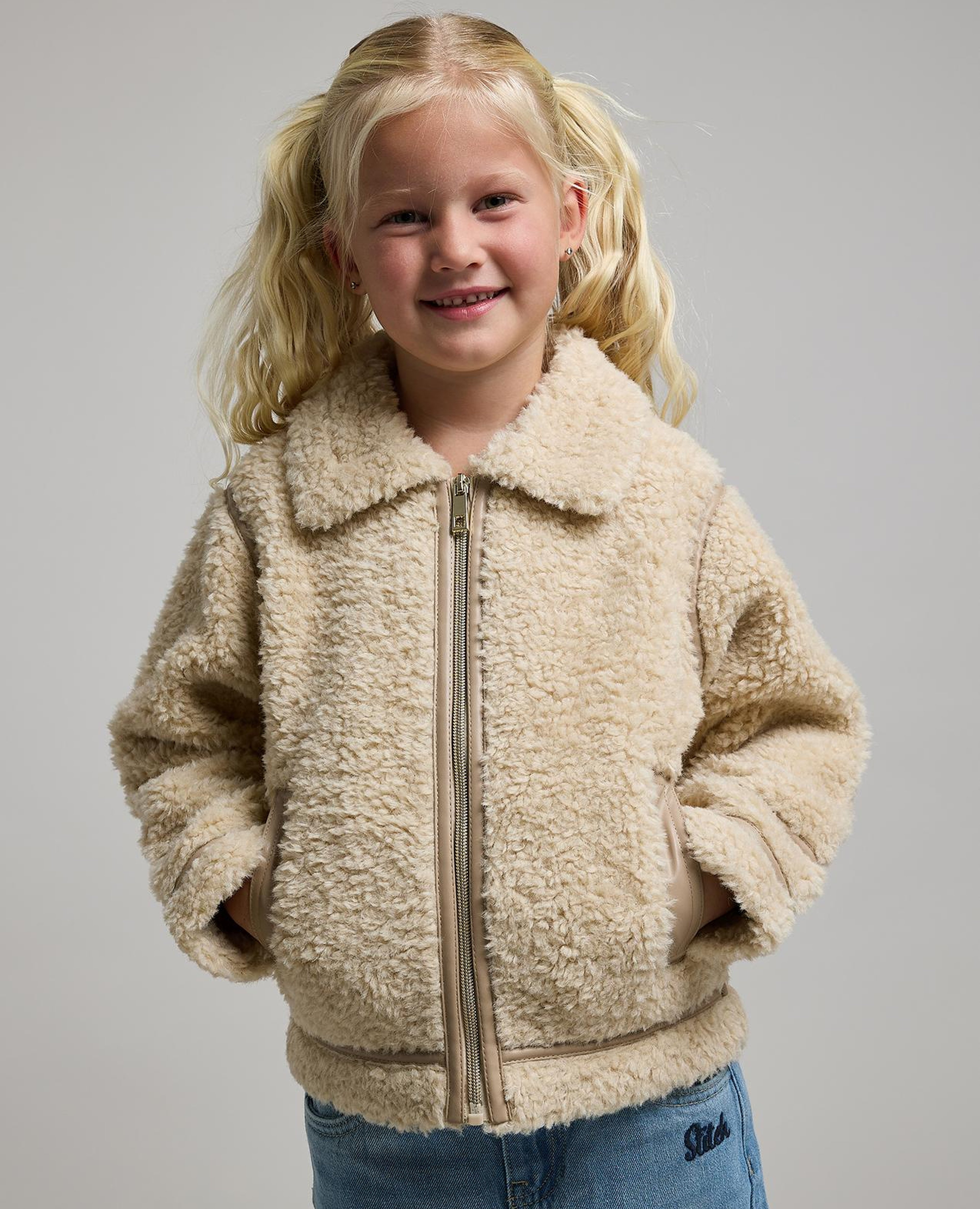 Zippered Sherpa Jacket with Collar and Long Sleeves