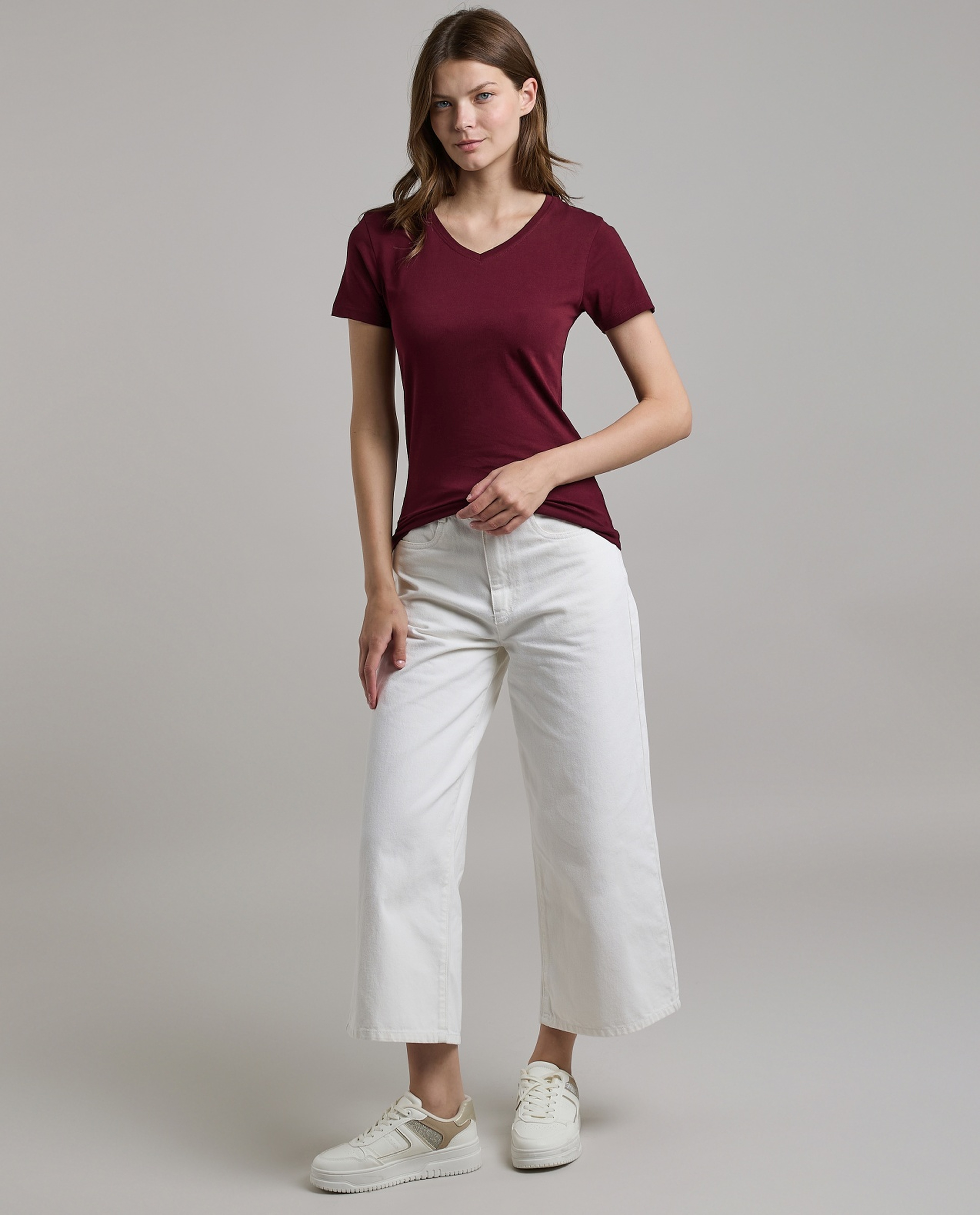 Solid T-Shirt with V-Neck and Short Sleeves