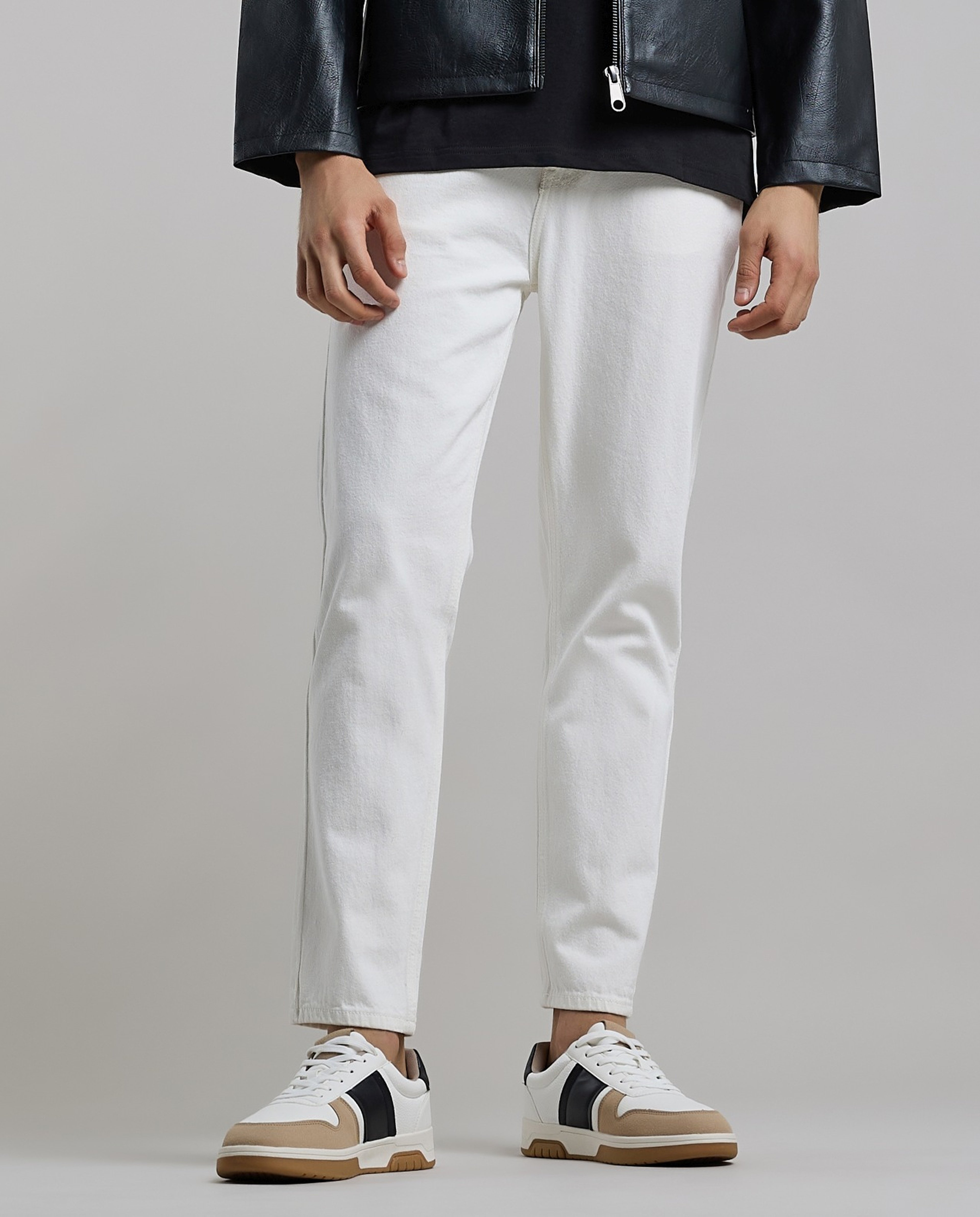 Solid Relaxed Fit Jeans with Button Closure
