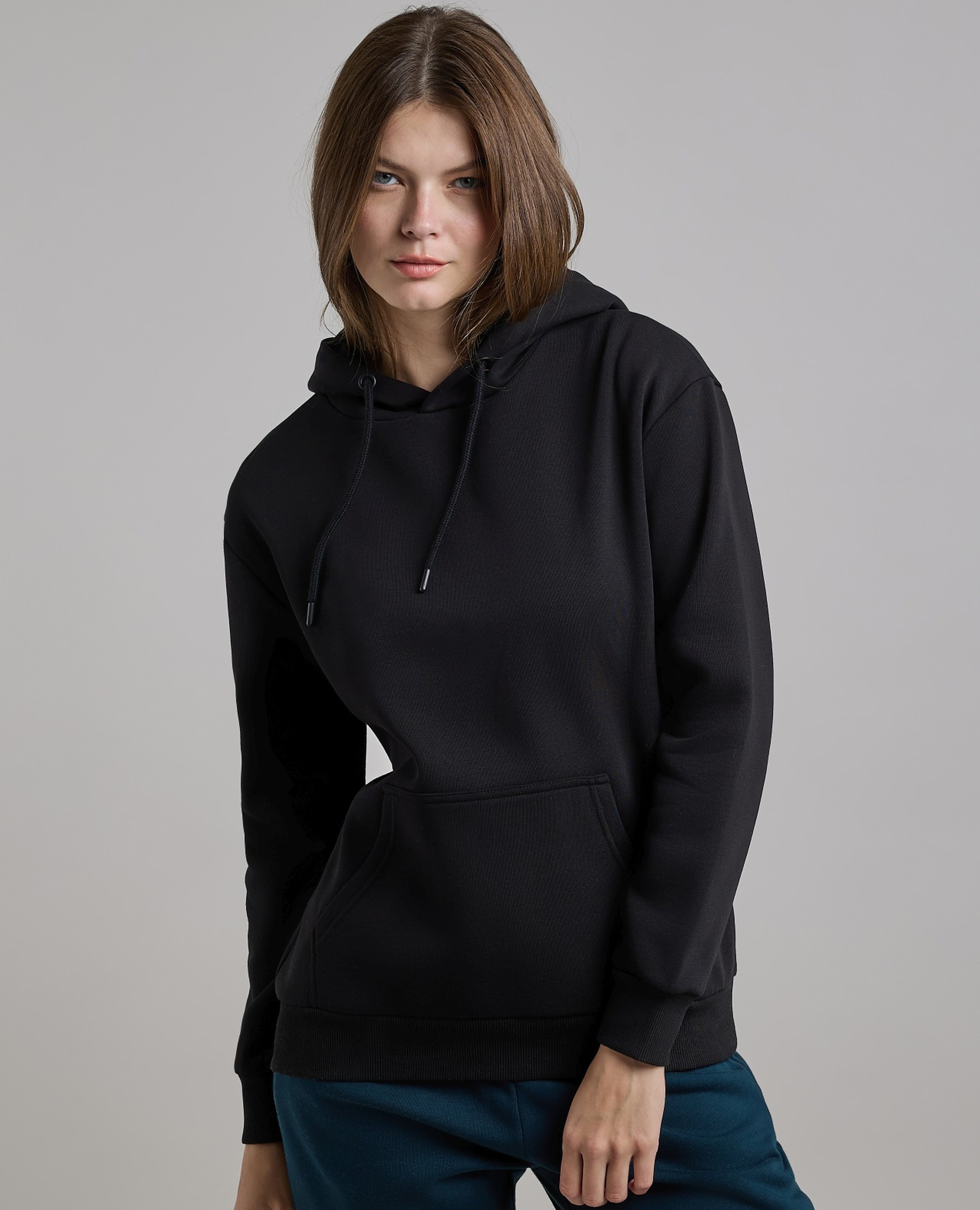 هودي سادة بأكمام طويلة