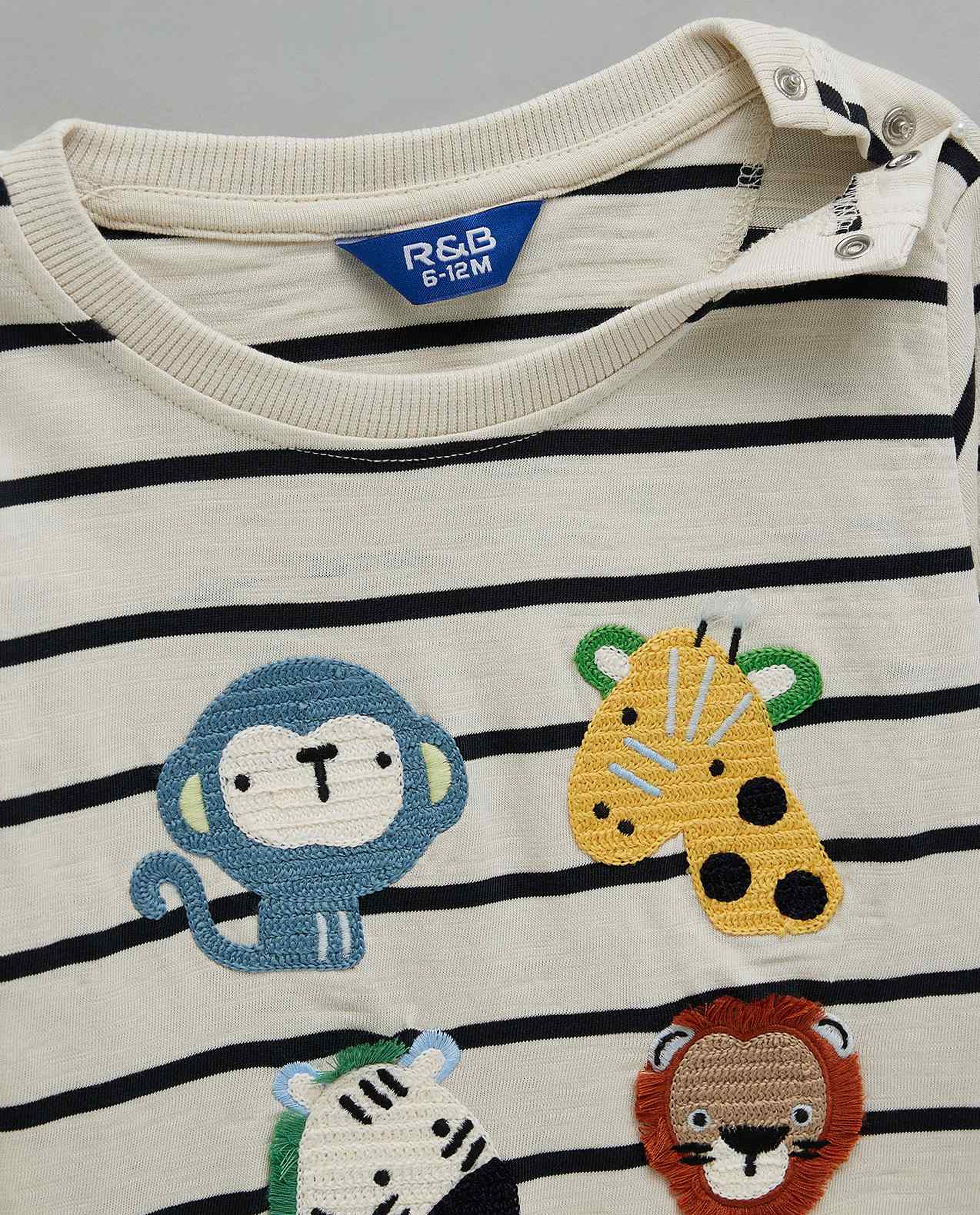 Appliqued T-Shirt with Crew Neck and Long Sleeves