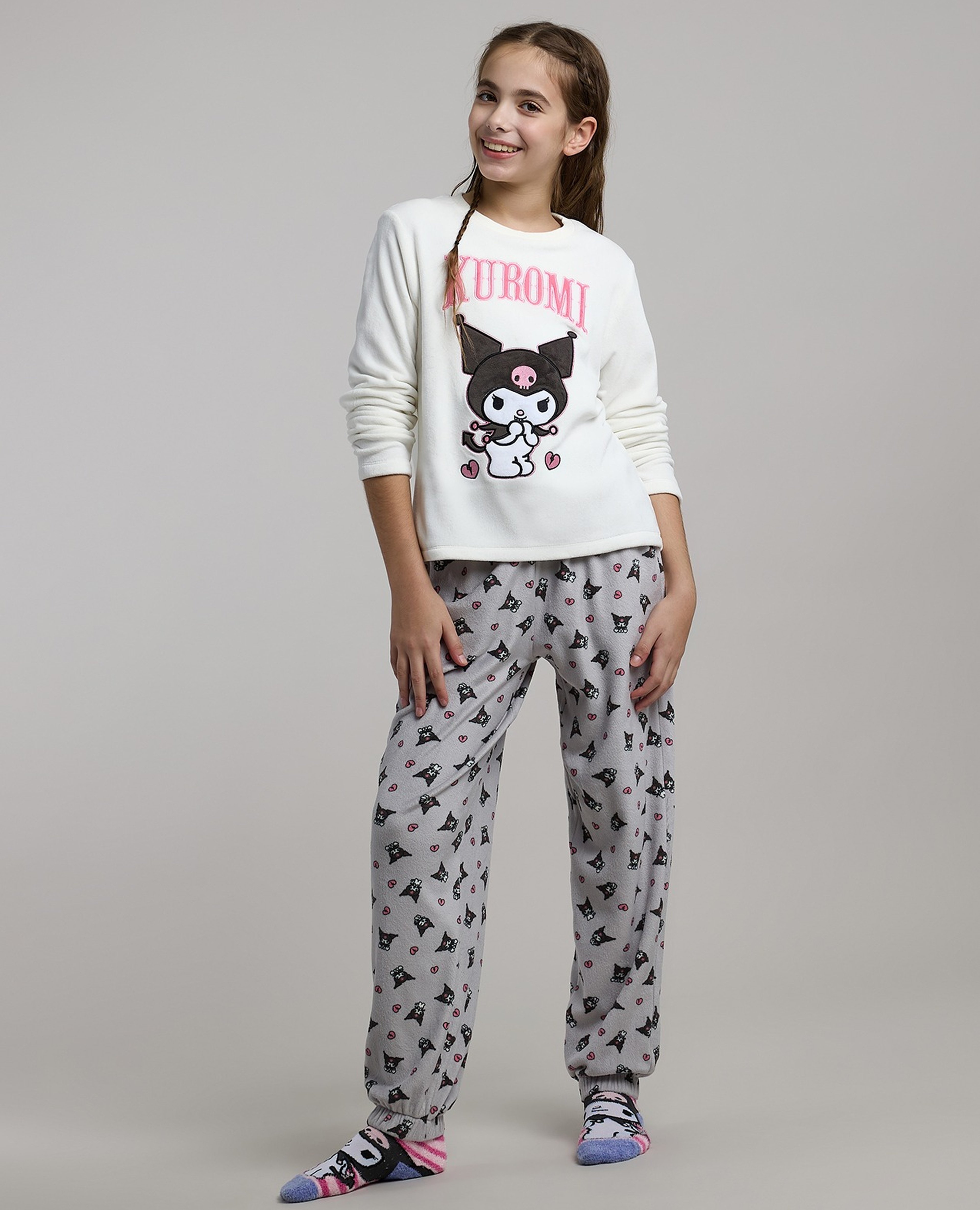 طقم بيجاما بتطريز كورومي