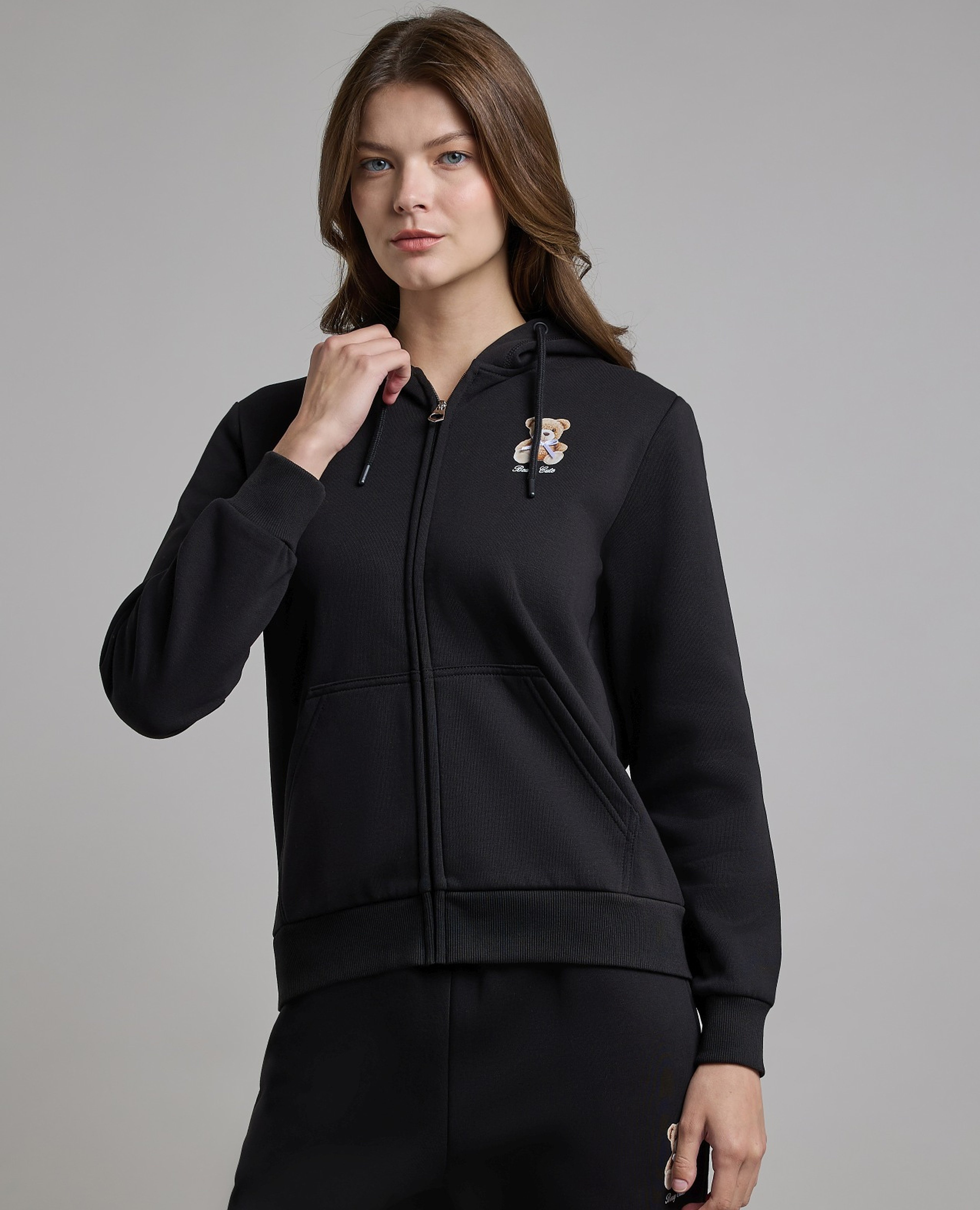 جاكيت هودي بتفاصيل مطبوعة بأكمام طويلة