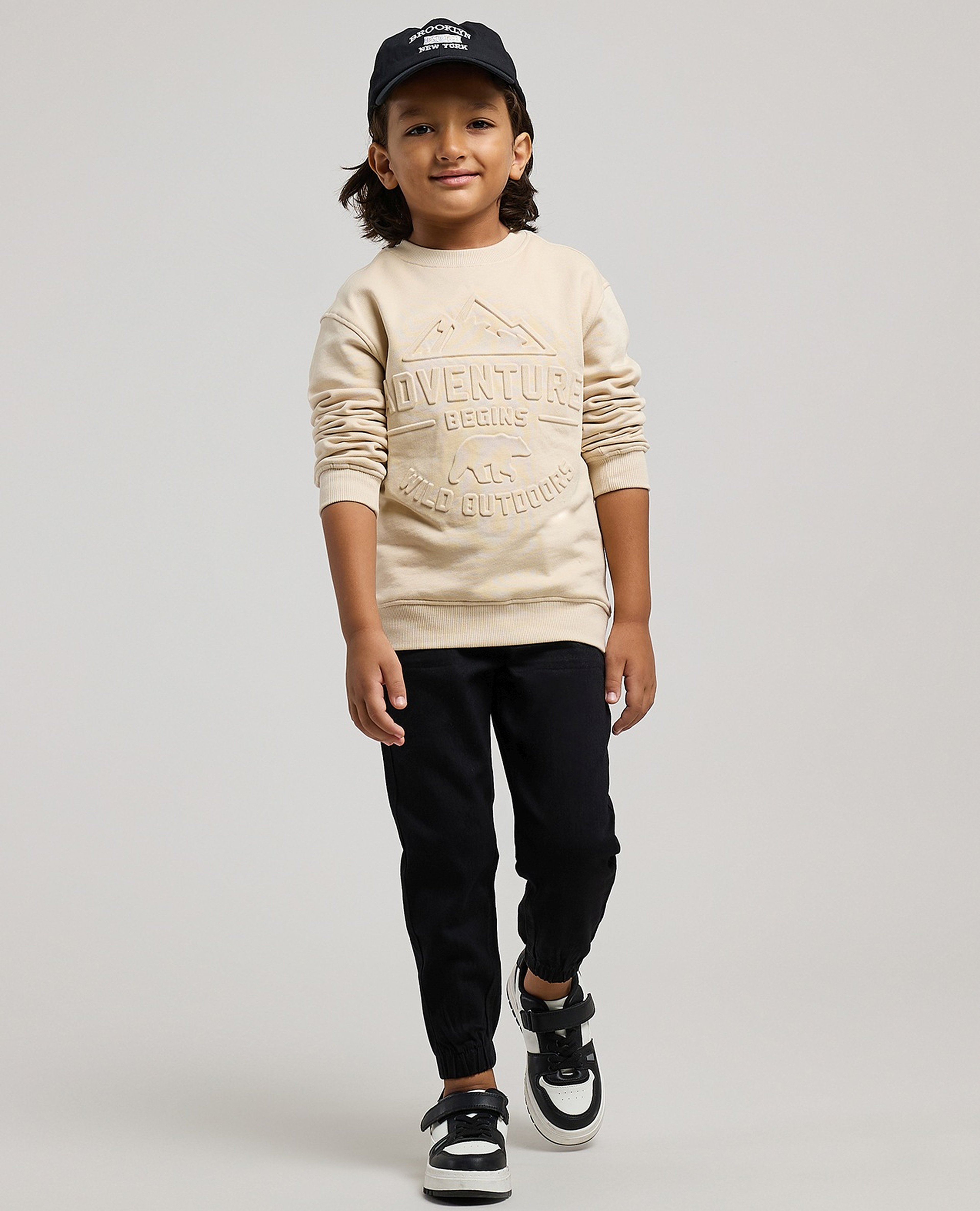 جينز رياضي سادة برباط خصر