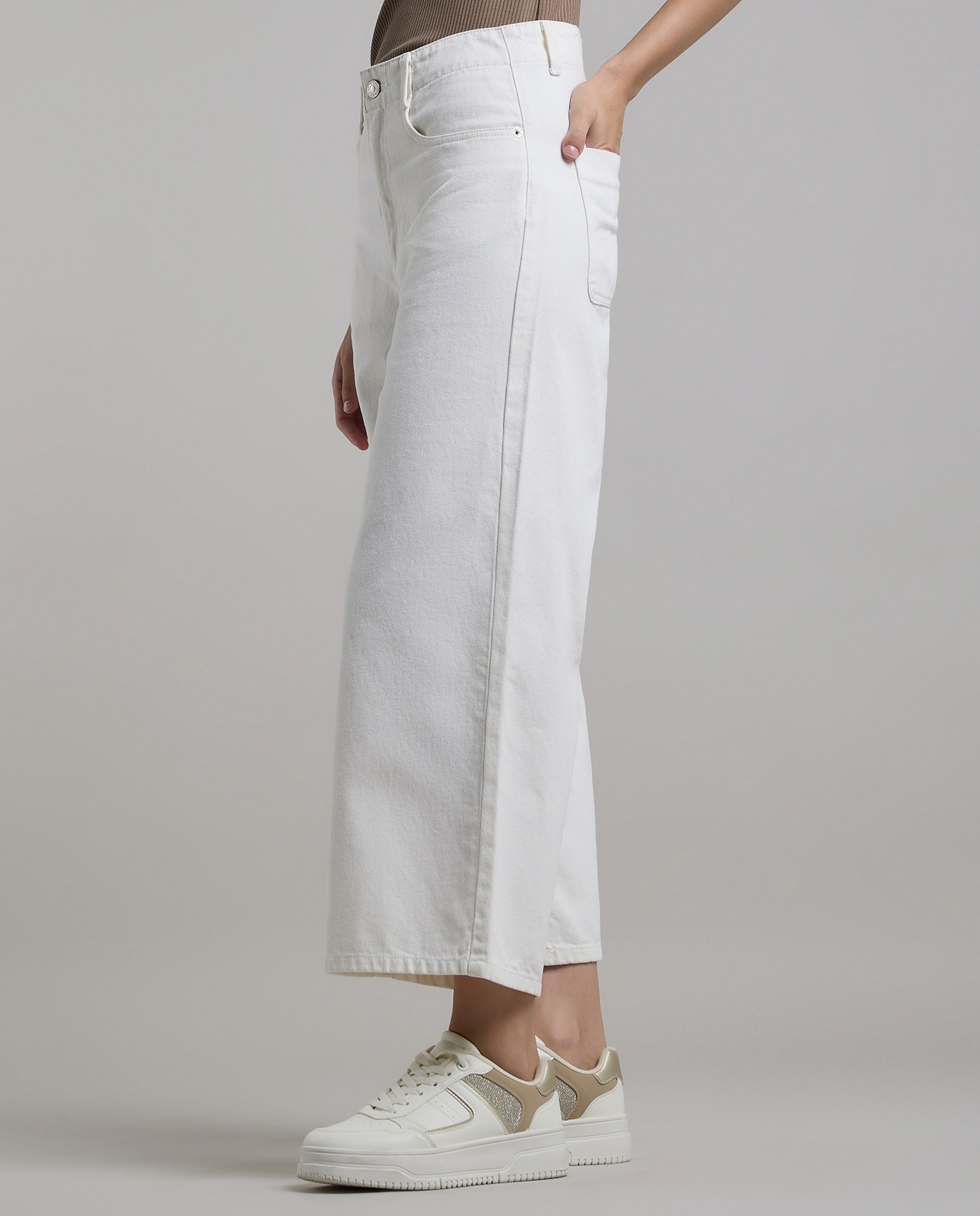 Solid Wide Leg Culotte Jeans with Button Closure