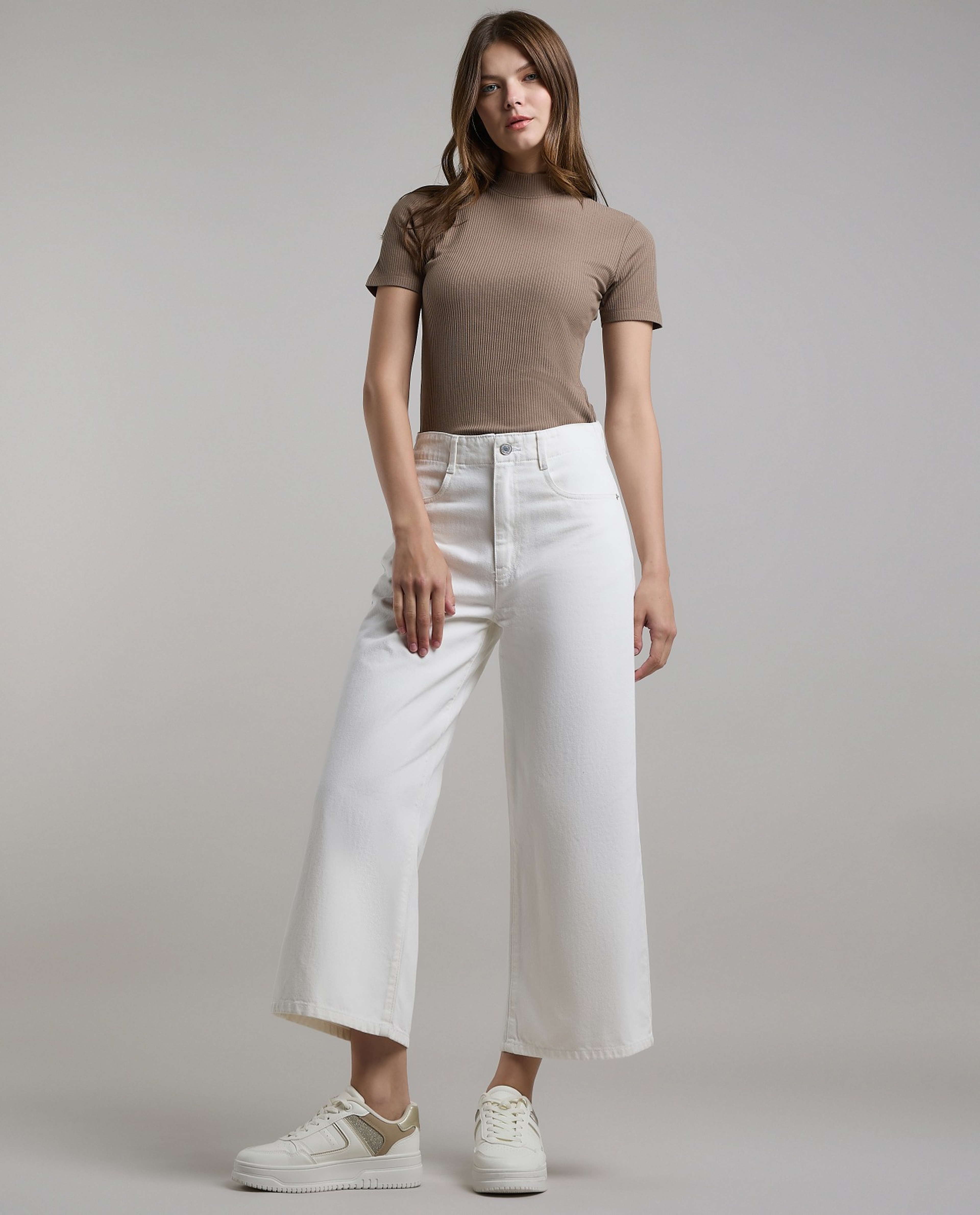 Solid Wide Leg Culotte Jeans with Button Closure