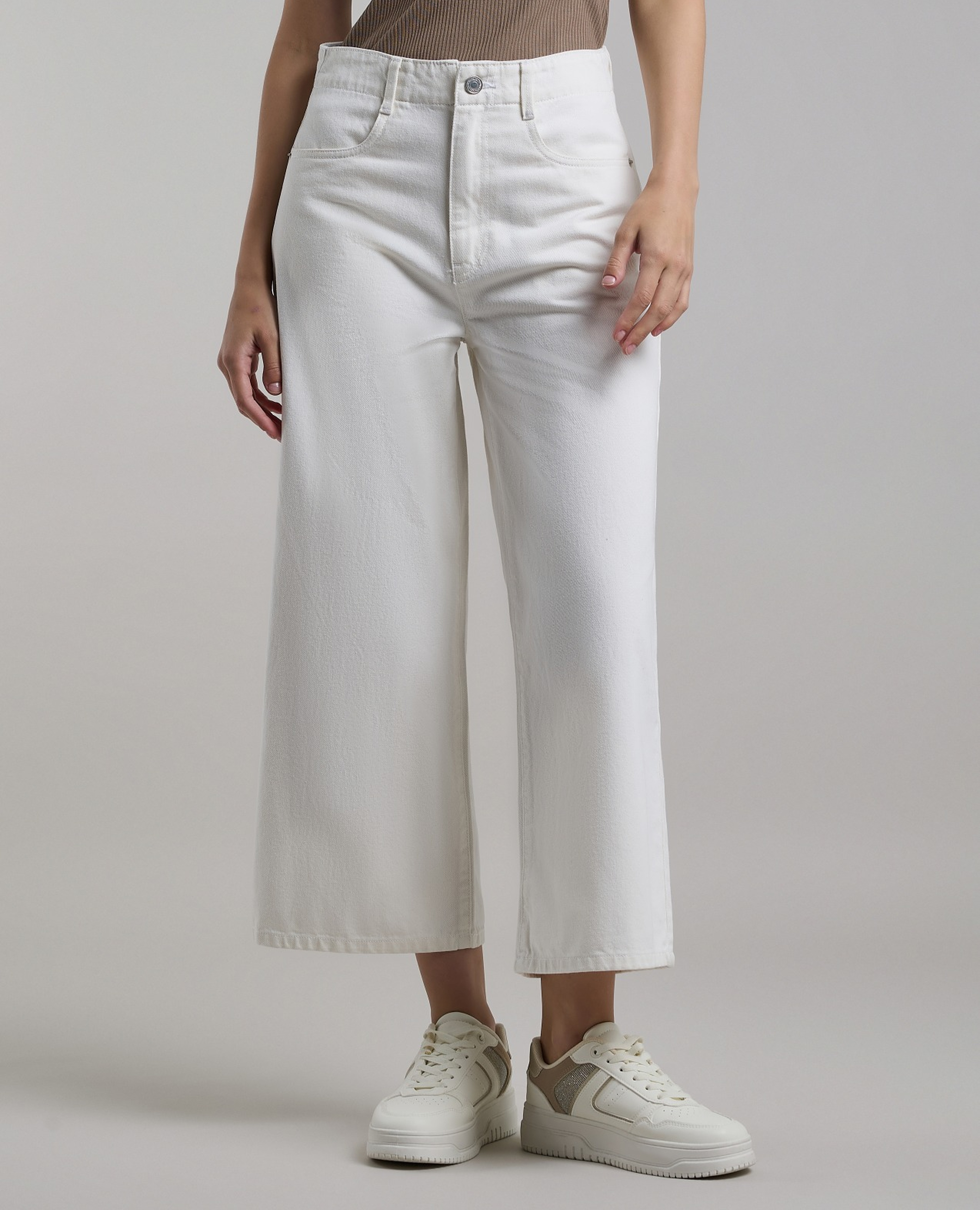 Solid Wide Leg Culotte Jeans with Button Closure