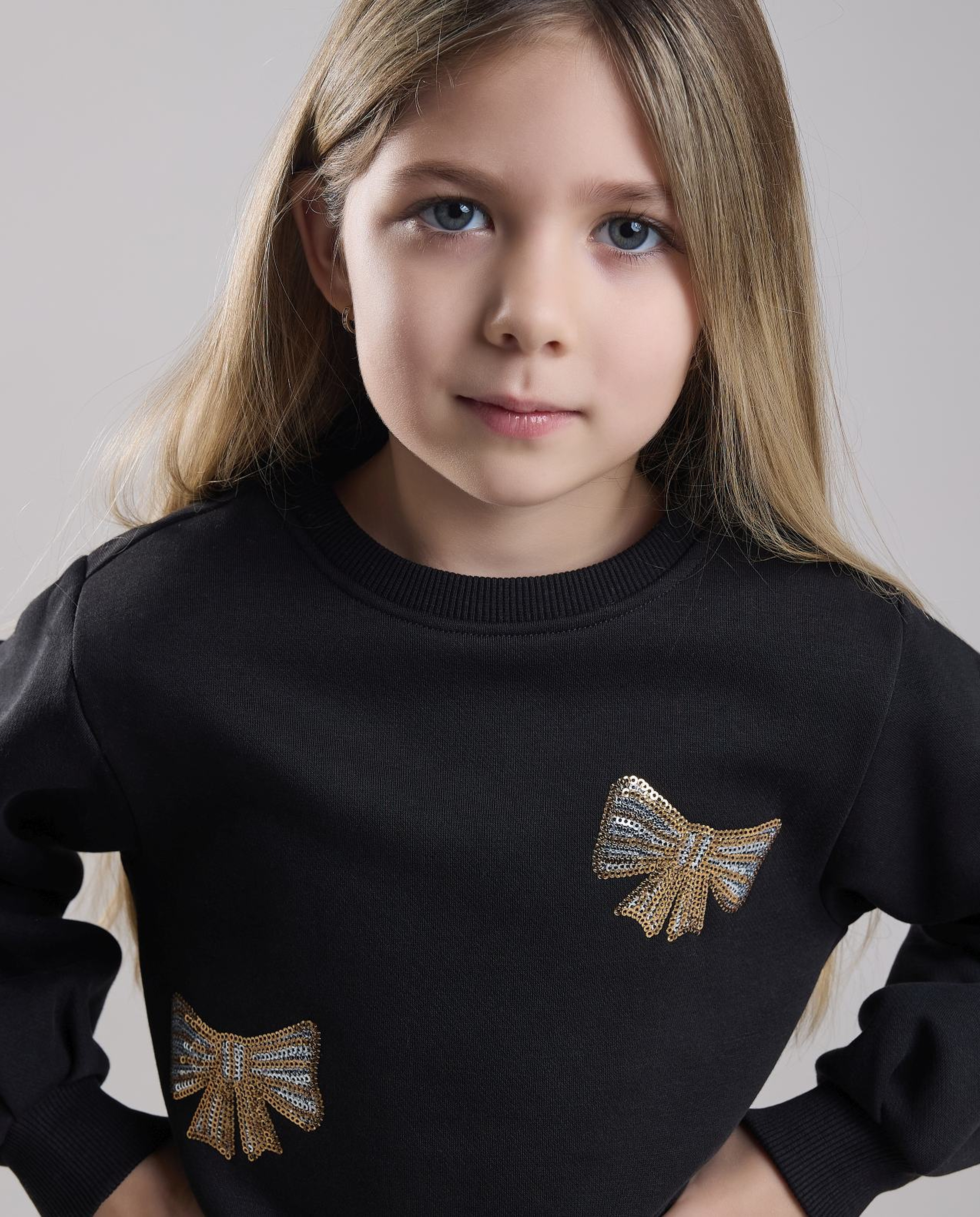 Sequined Sweatshirt with Crew Neck and Long Sleeves