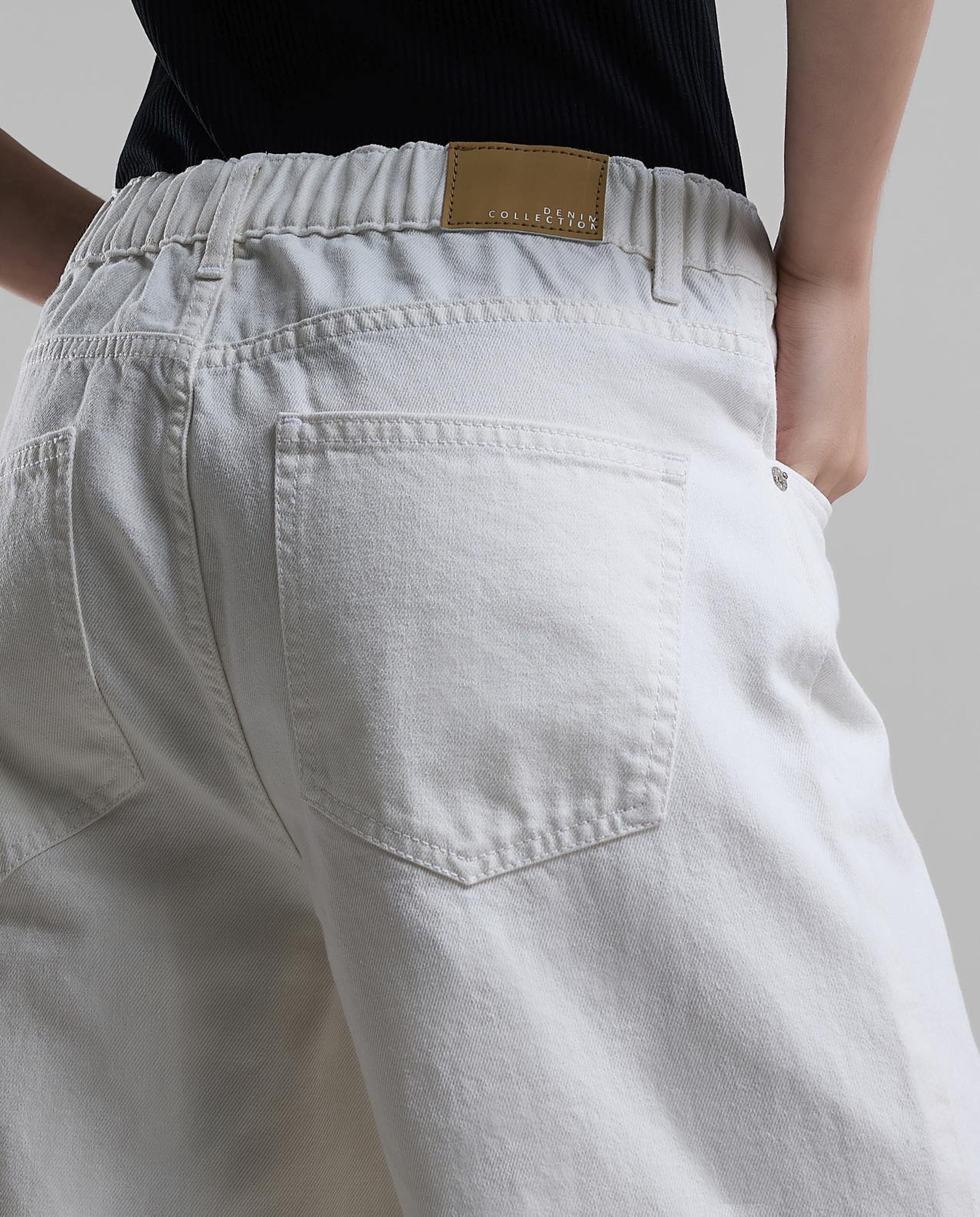 Solid Wide Leg Jeans with Button Closure