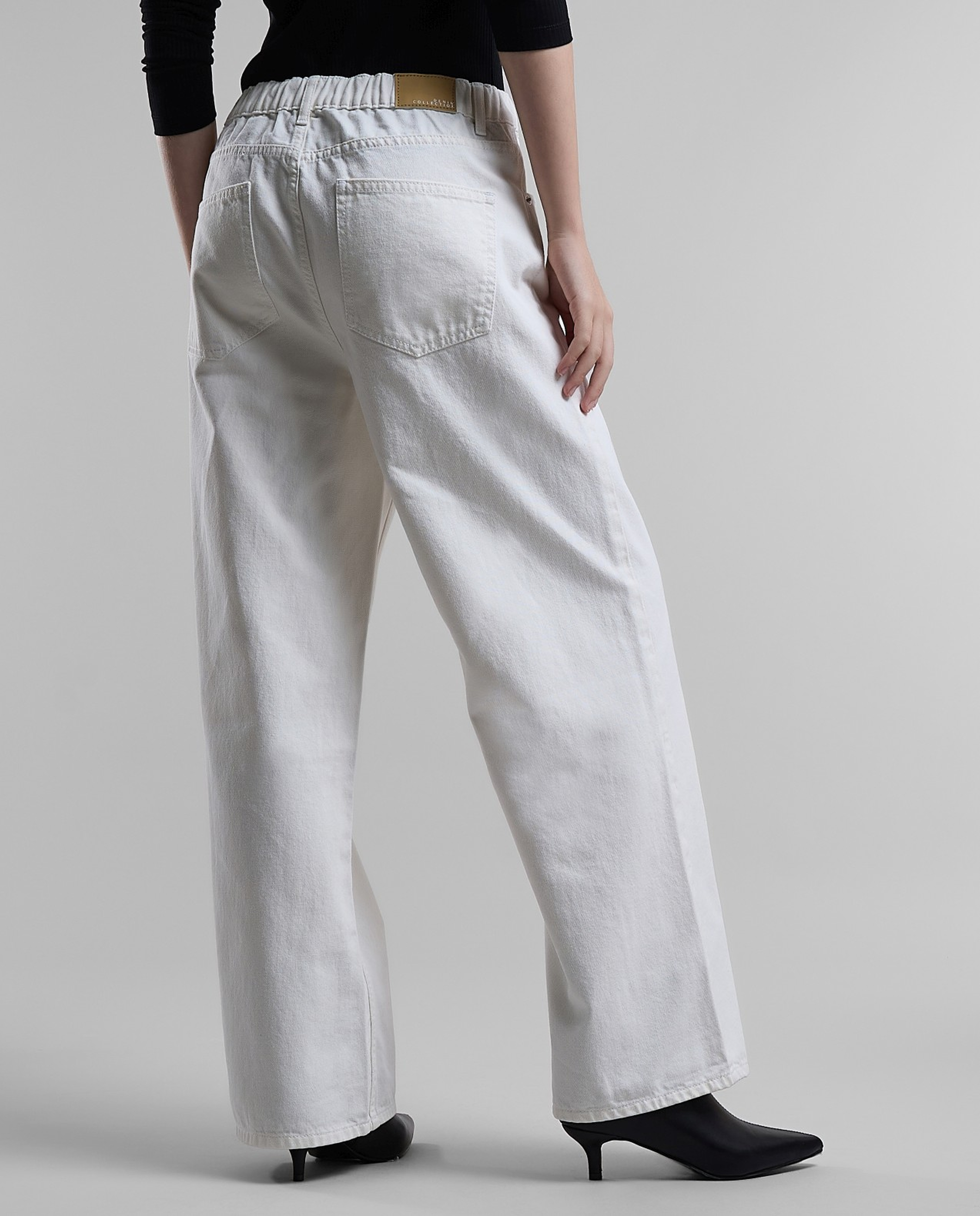 Solid Wide Leg Jeans with Button Closure