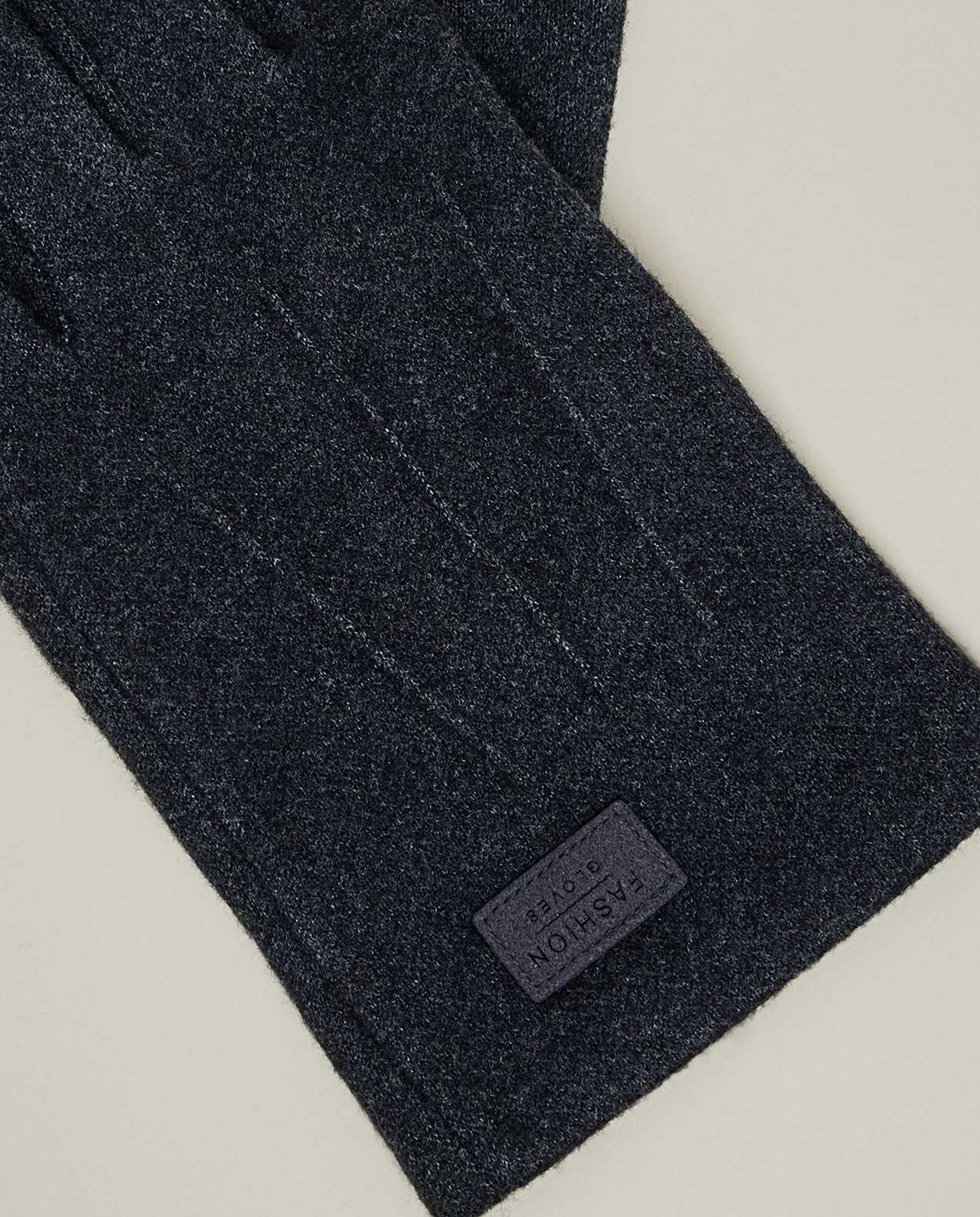 Textured Winter Gloves