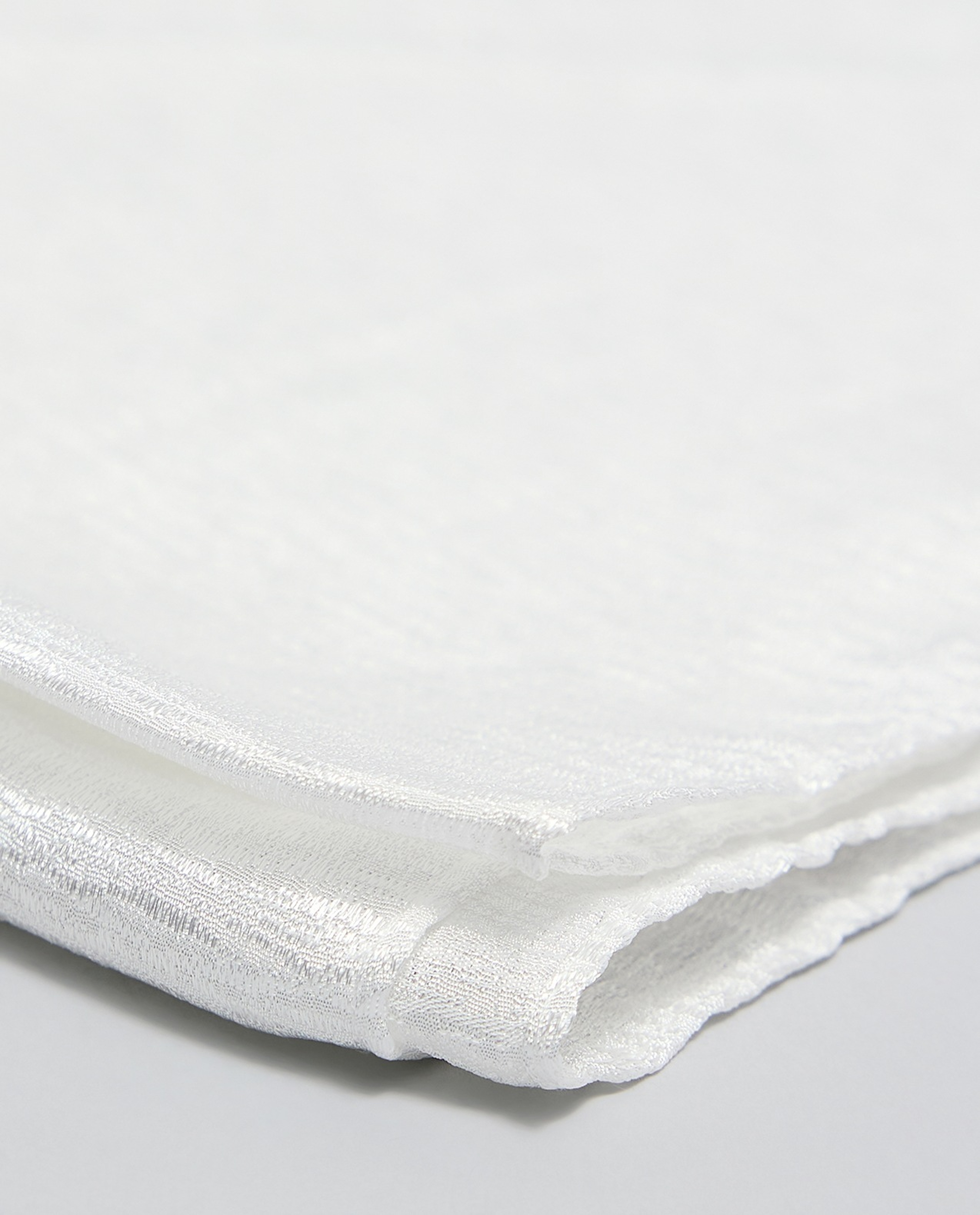 Self Patterned Scarf