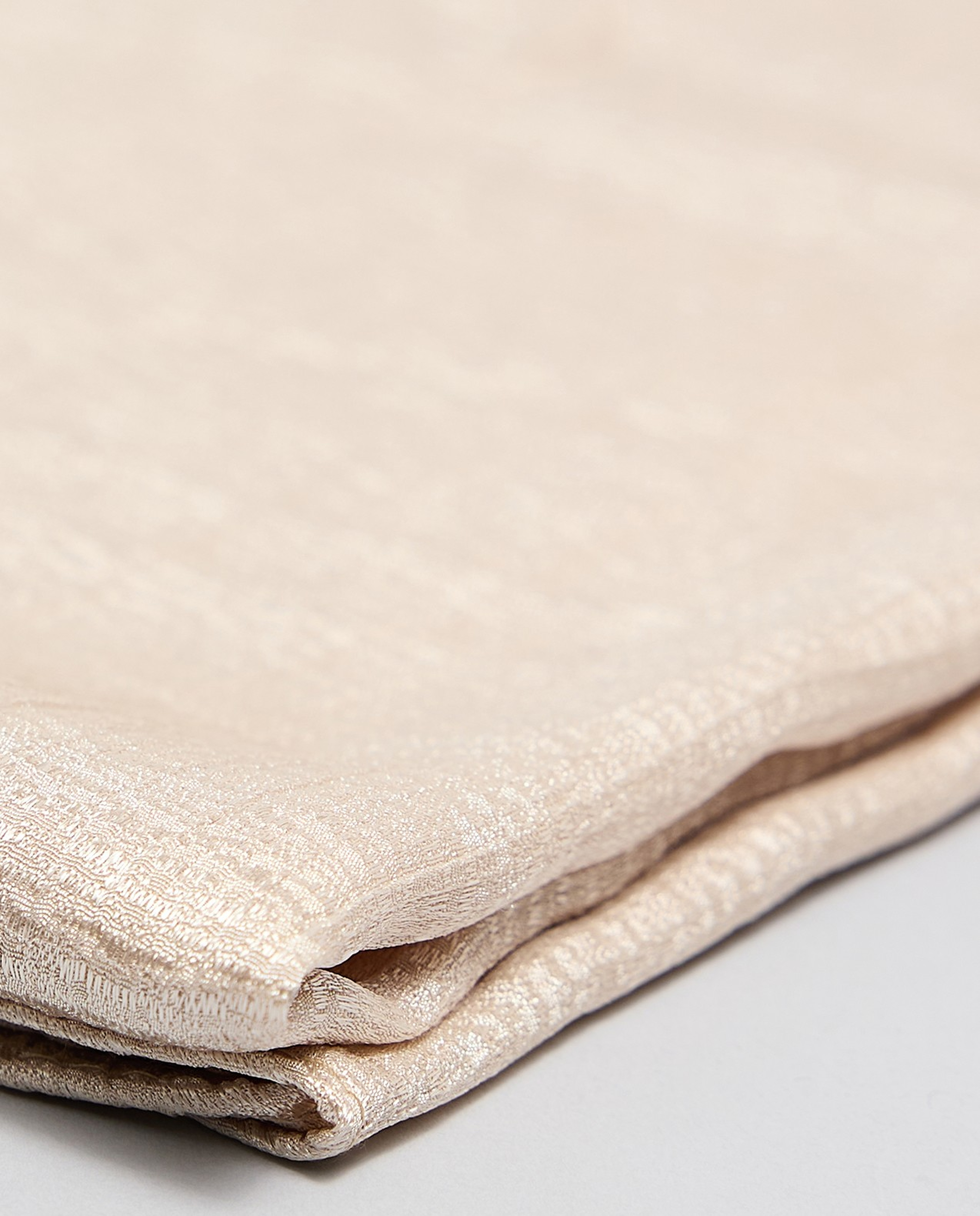 Self Patterned Scarf