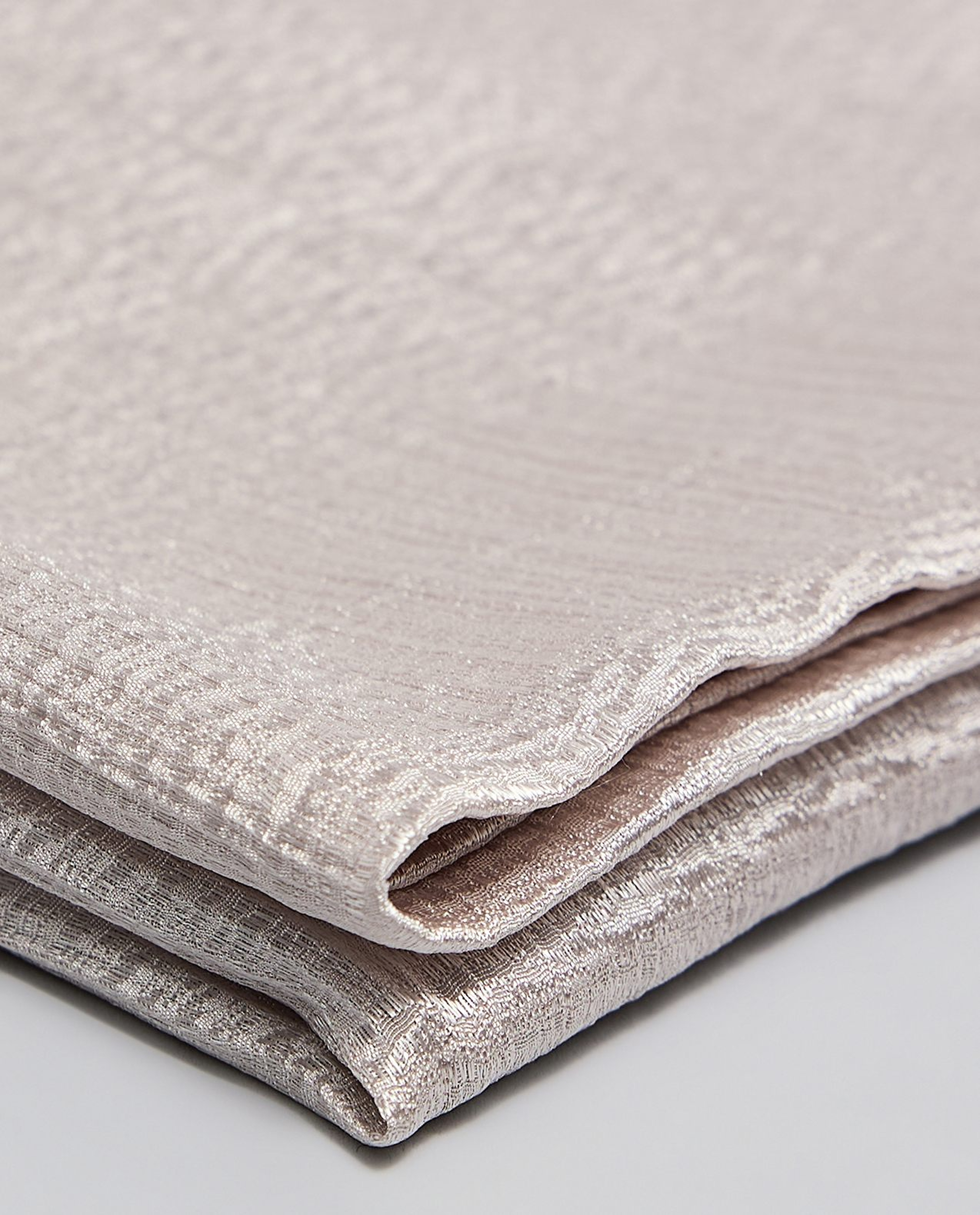 Self Patterned Scarf