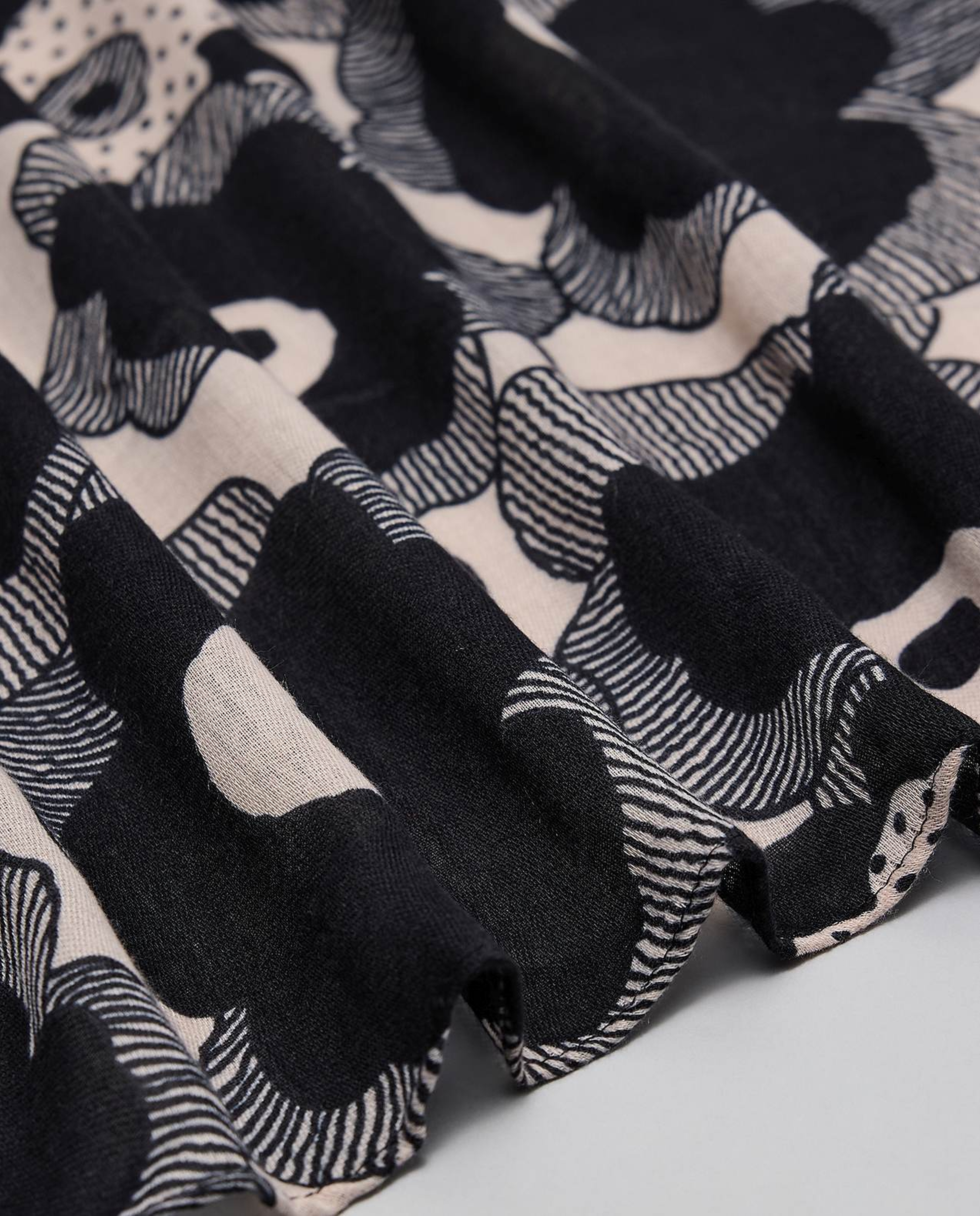 Patterned Tasseled Scarf