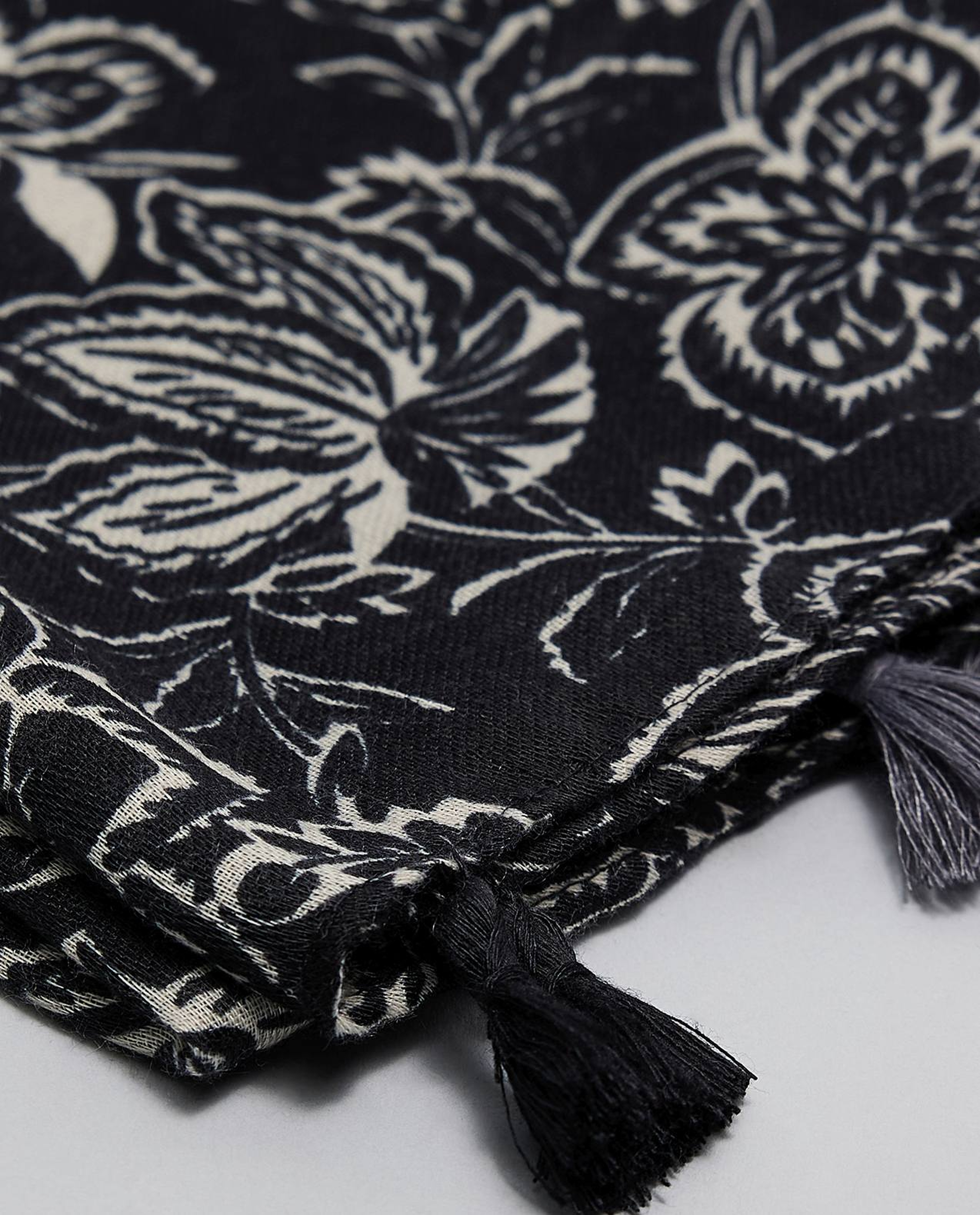 Patterned Tasseled Scarf