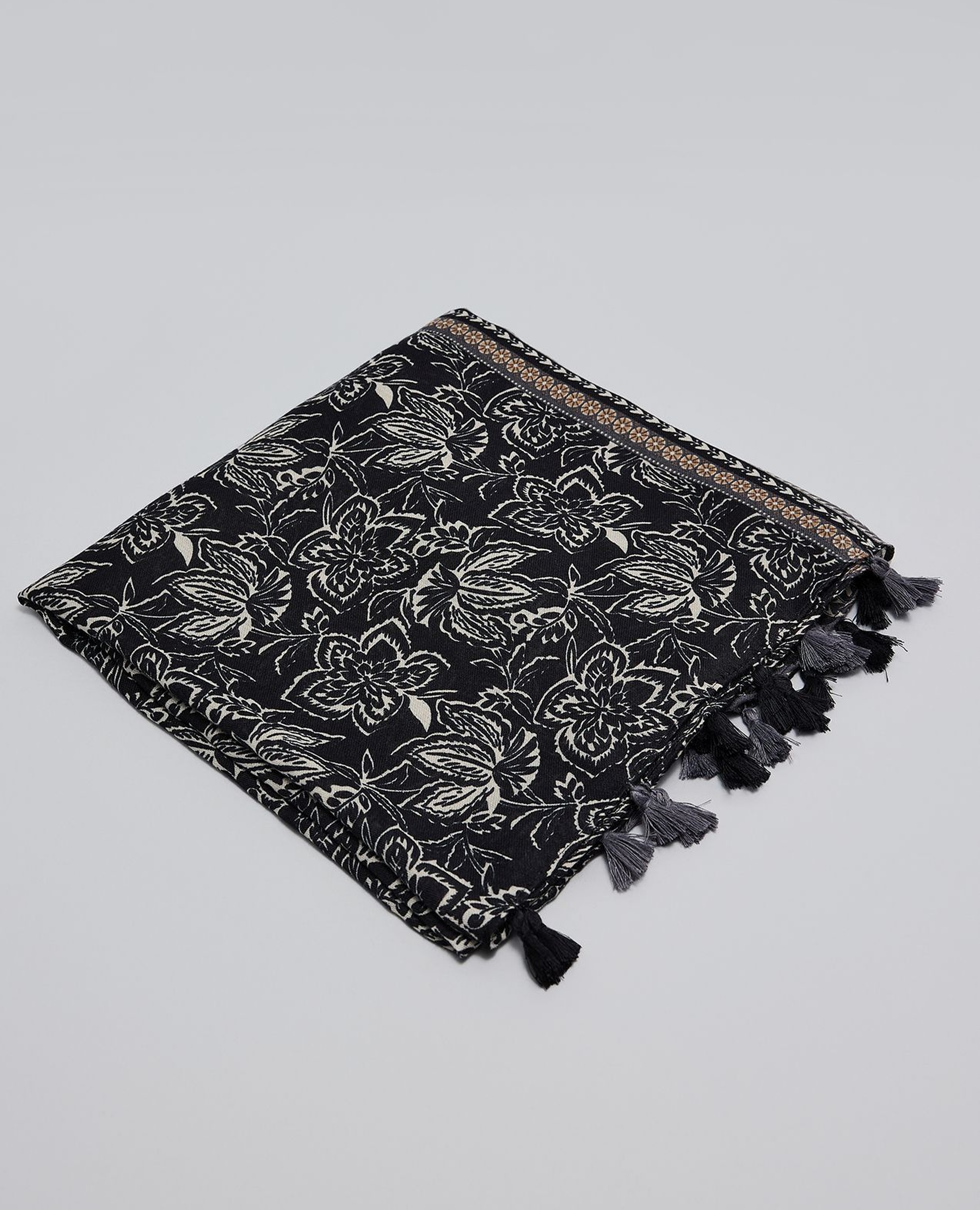 Patterned Tasseled Scarf