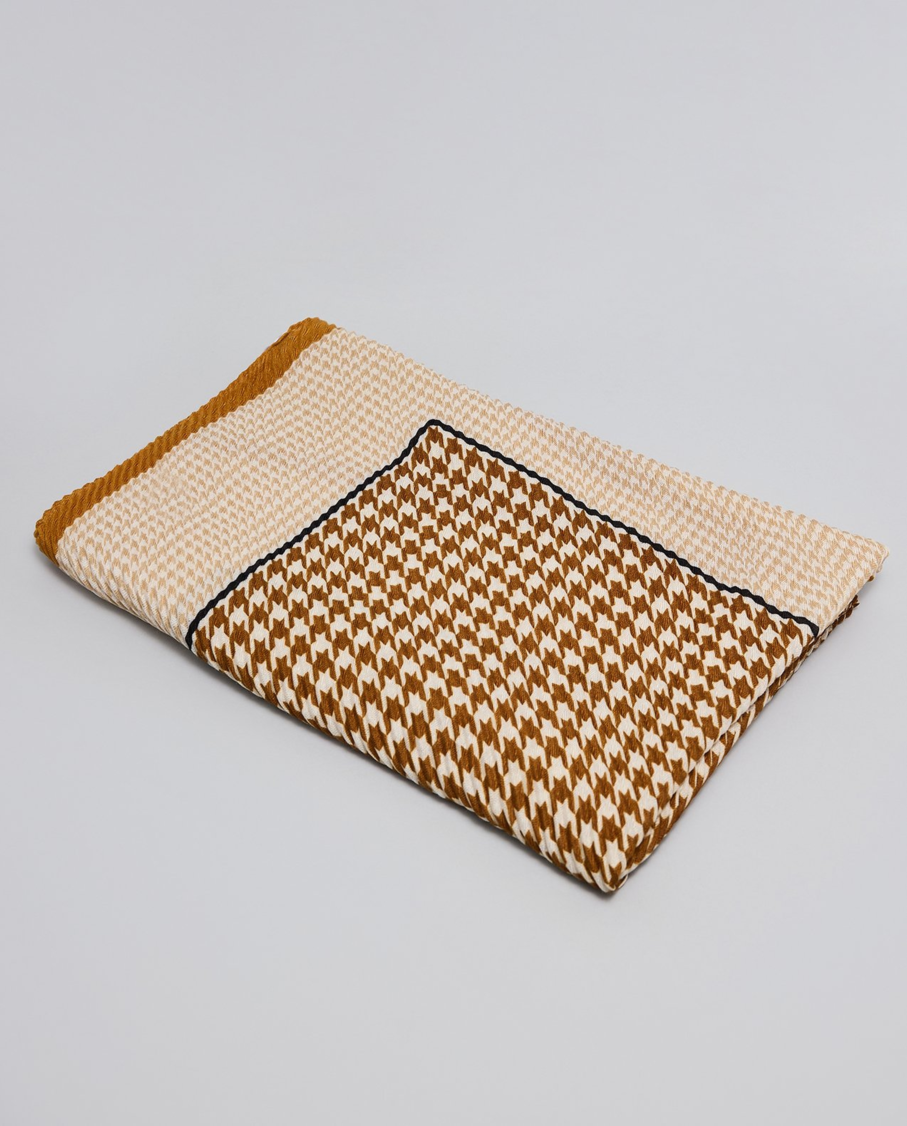 Houndstooth Pattern Scarf