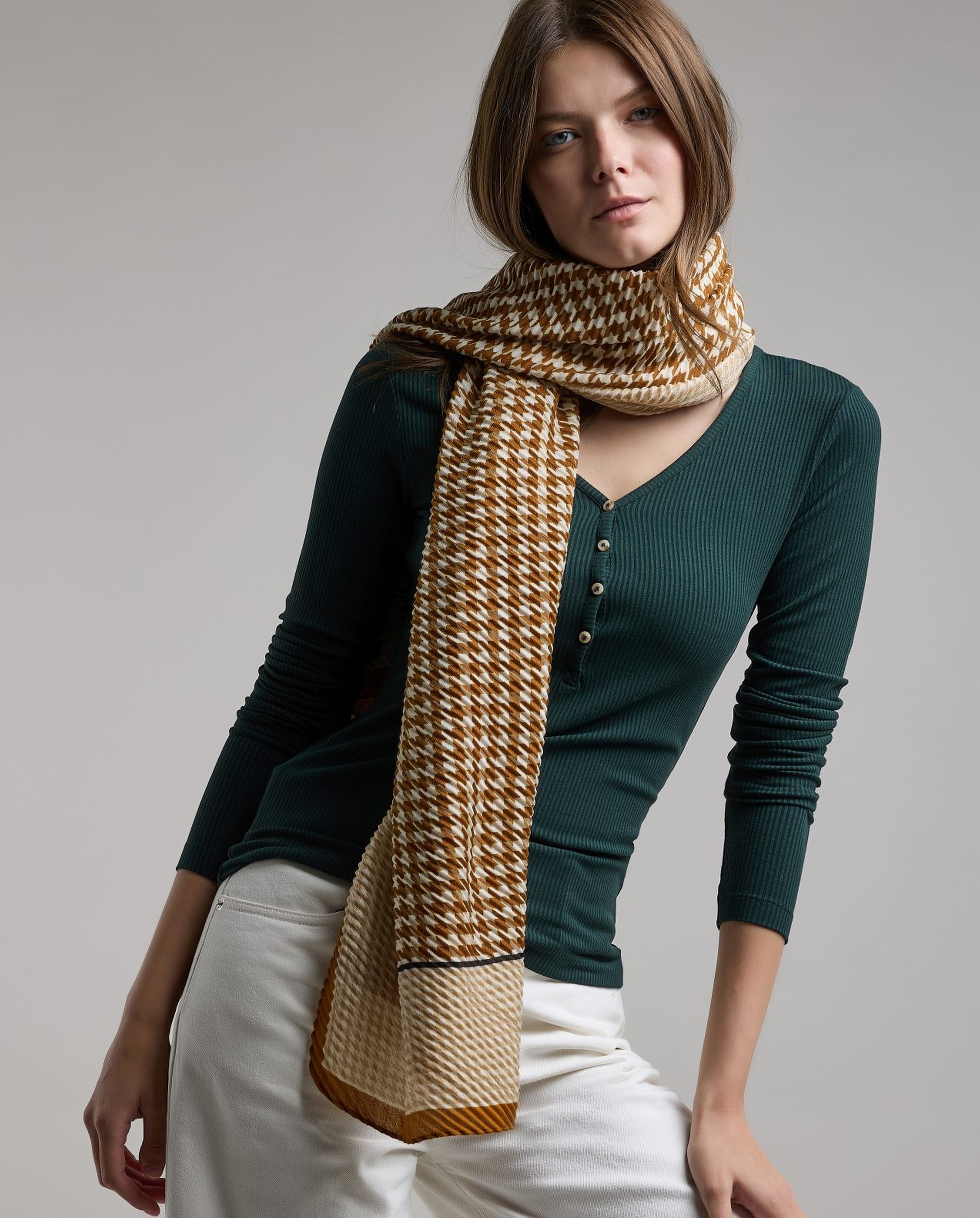 Houndstooth Pattern Scarf