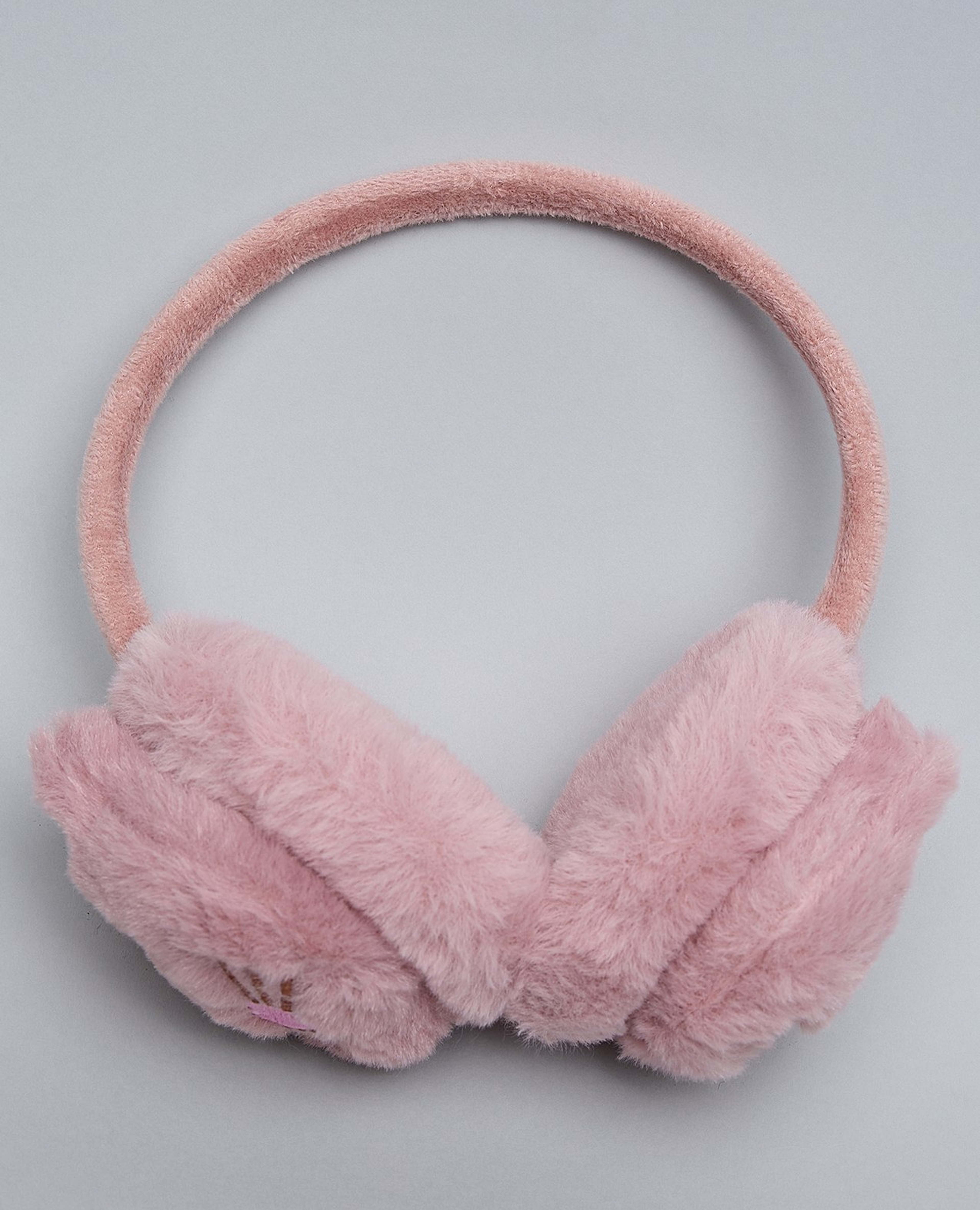 دفايات أذن ناعمة