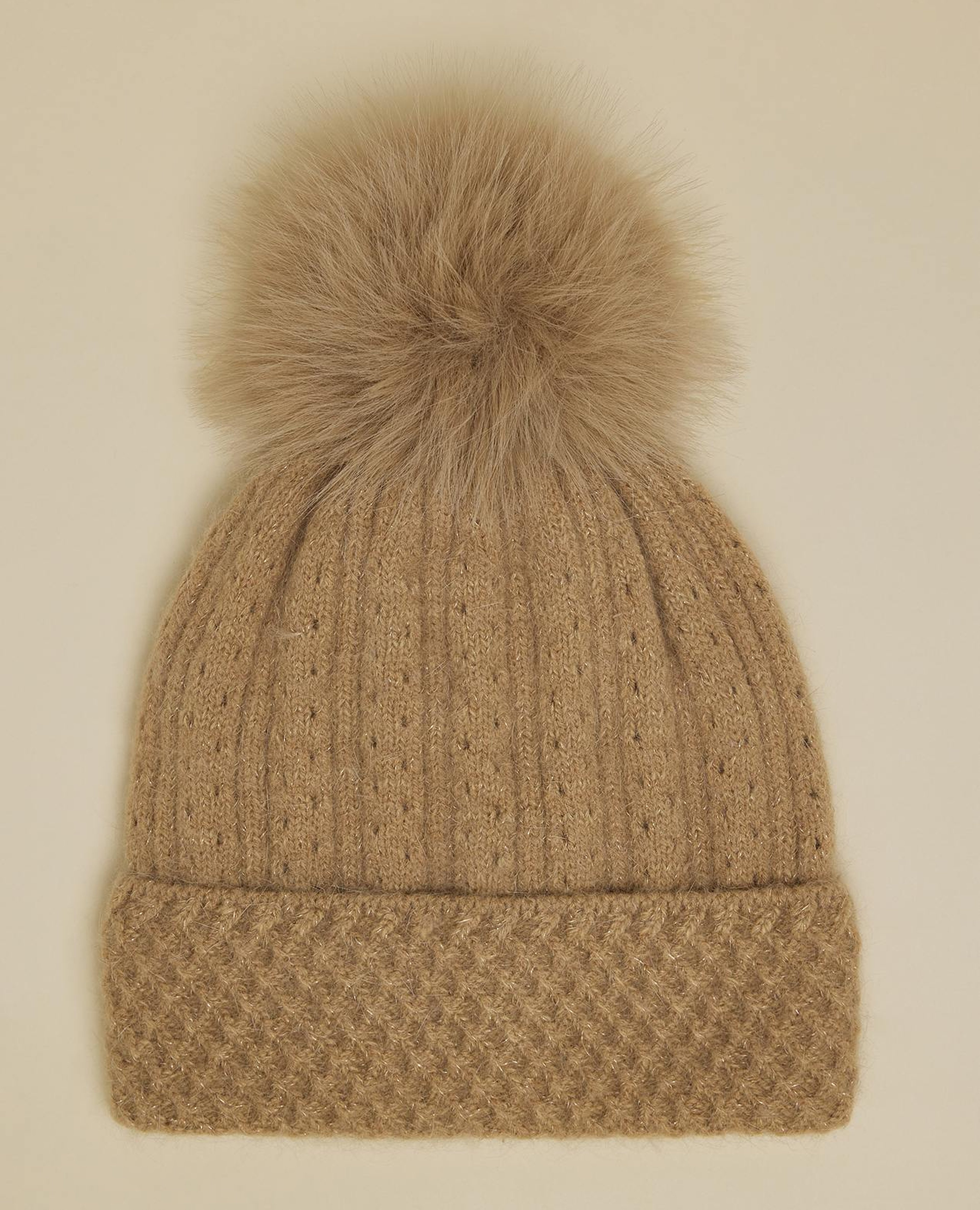 قبعة بوم بوم محبوكة