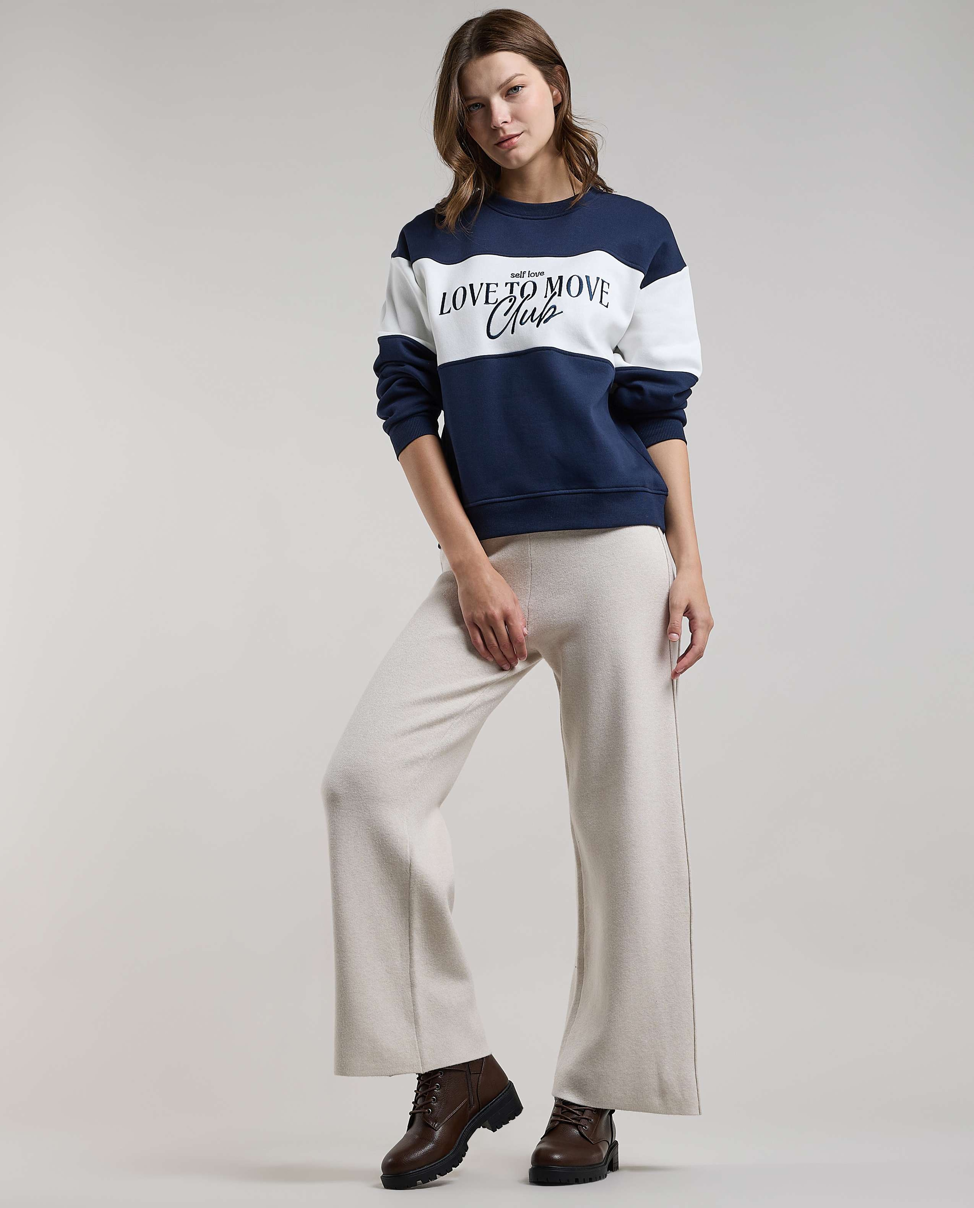 Embroidered Sweatshirt with Crew Neck and Long Sleeves
