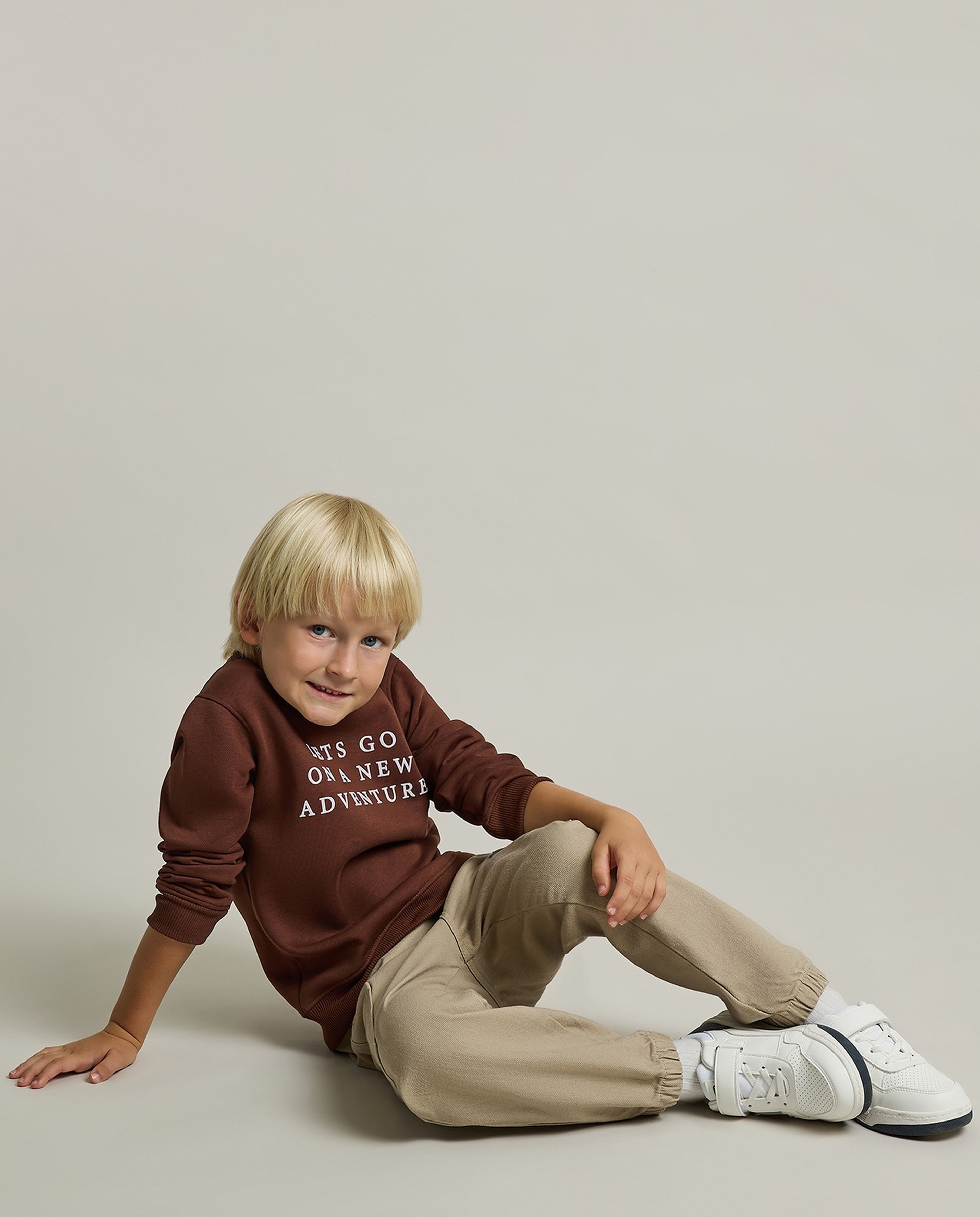 Typography Print Sweatshirt with Crew Neck and Long Sleeves