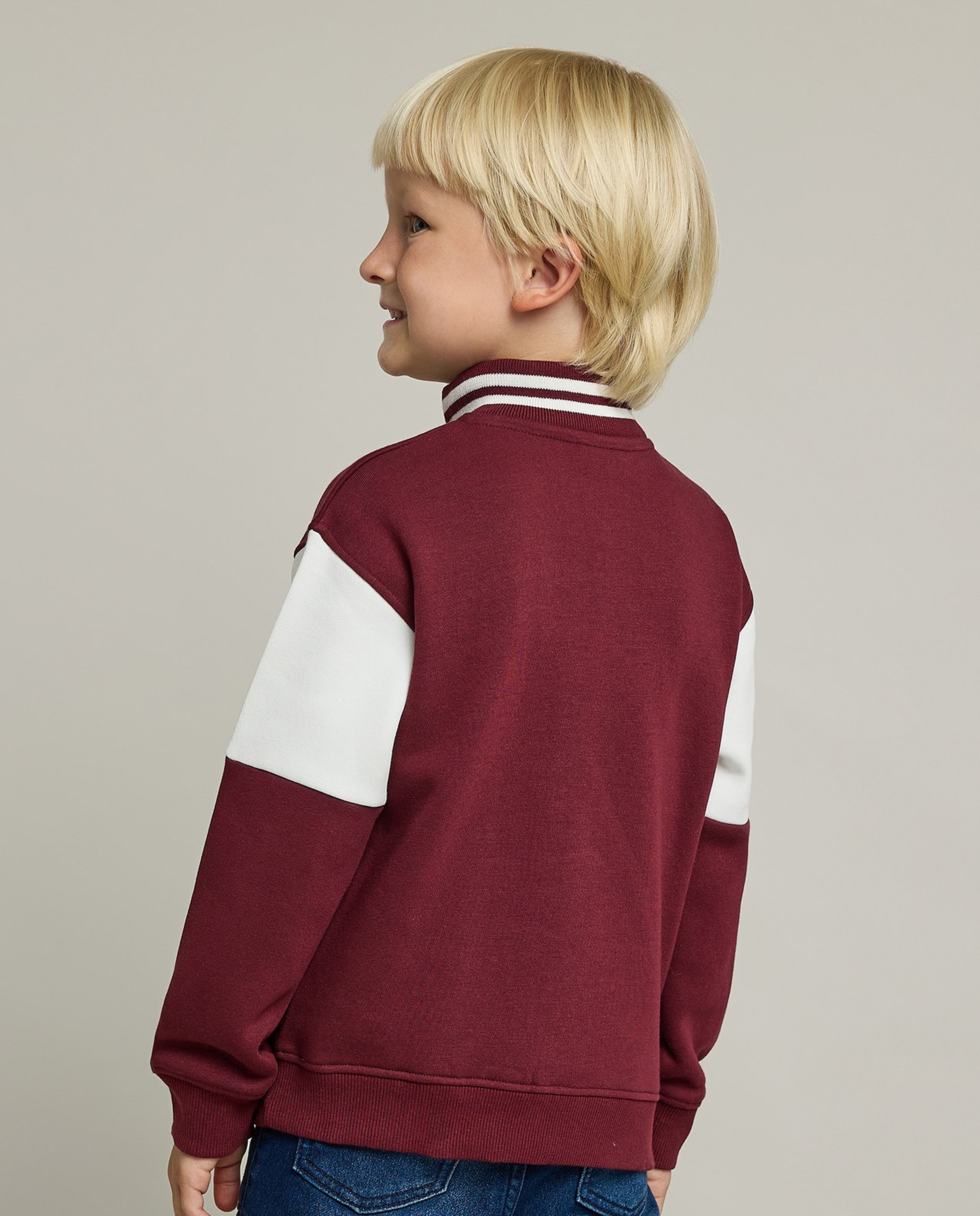 Color Block Sweatshirt with High Neck and Long Sleeves