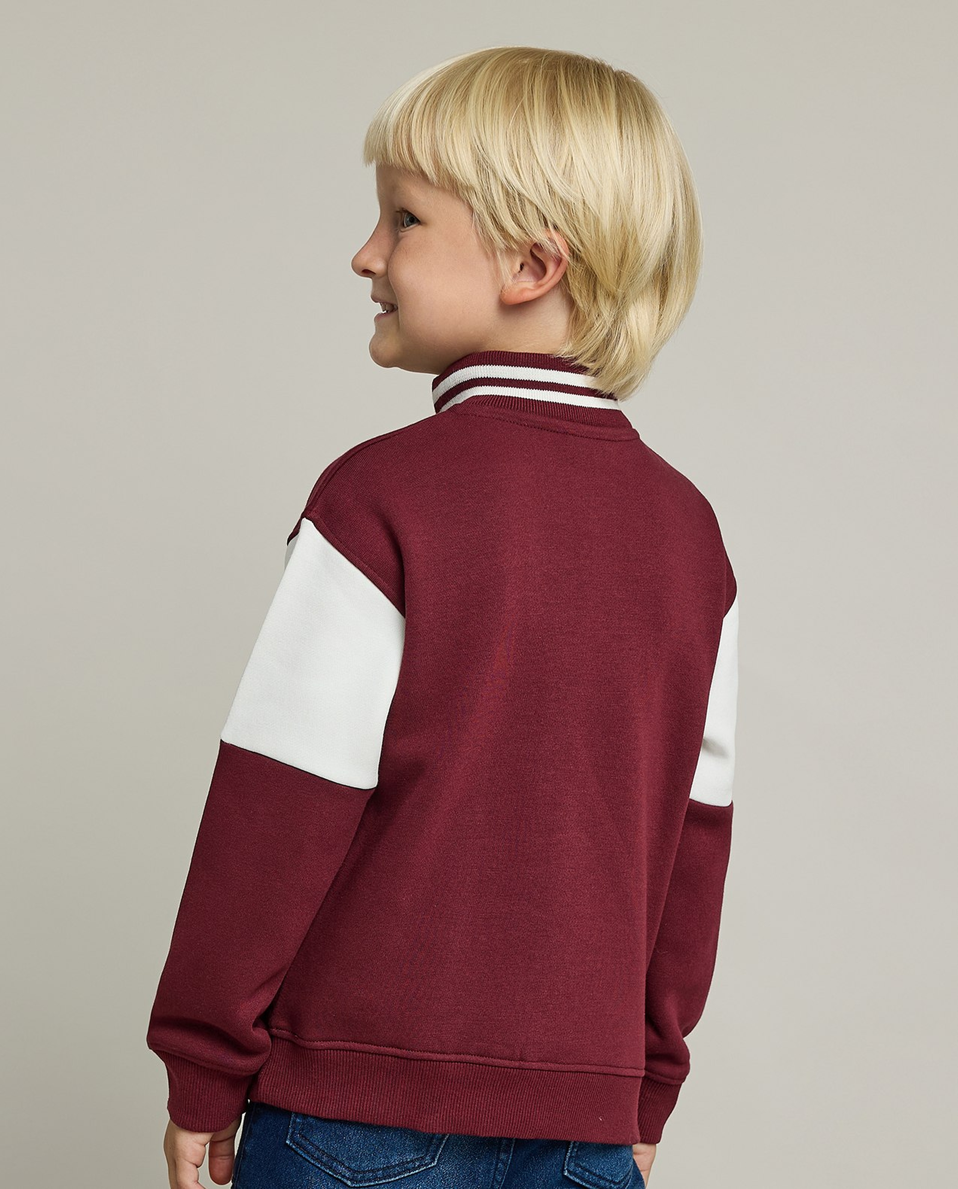 Color Block Sweatshirt with High Neck and Long Sleeves