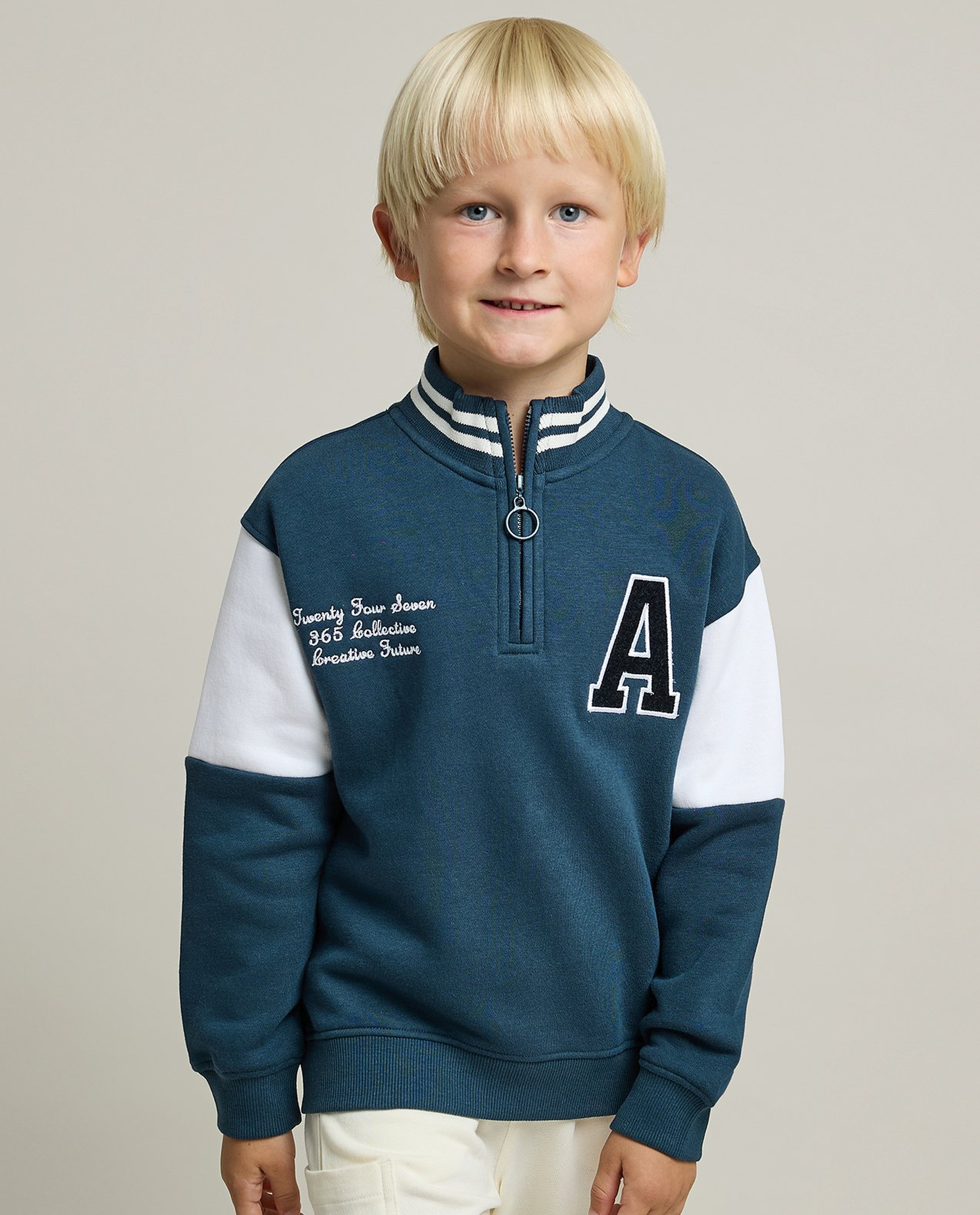 Color Block Sweatshirt with High Neck and Long Sleeves