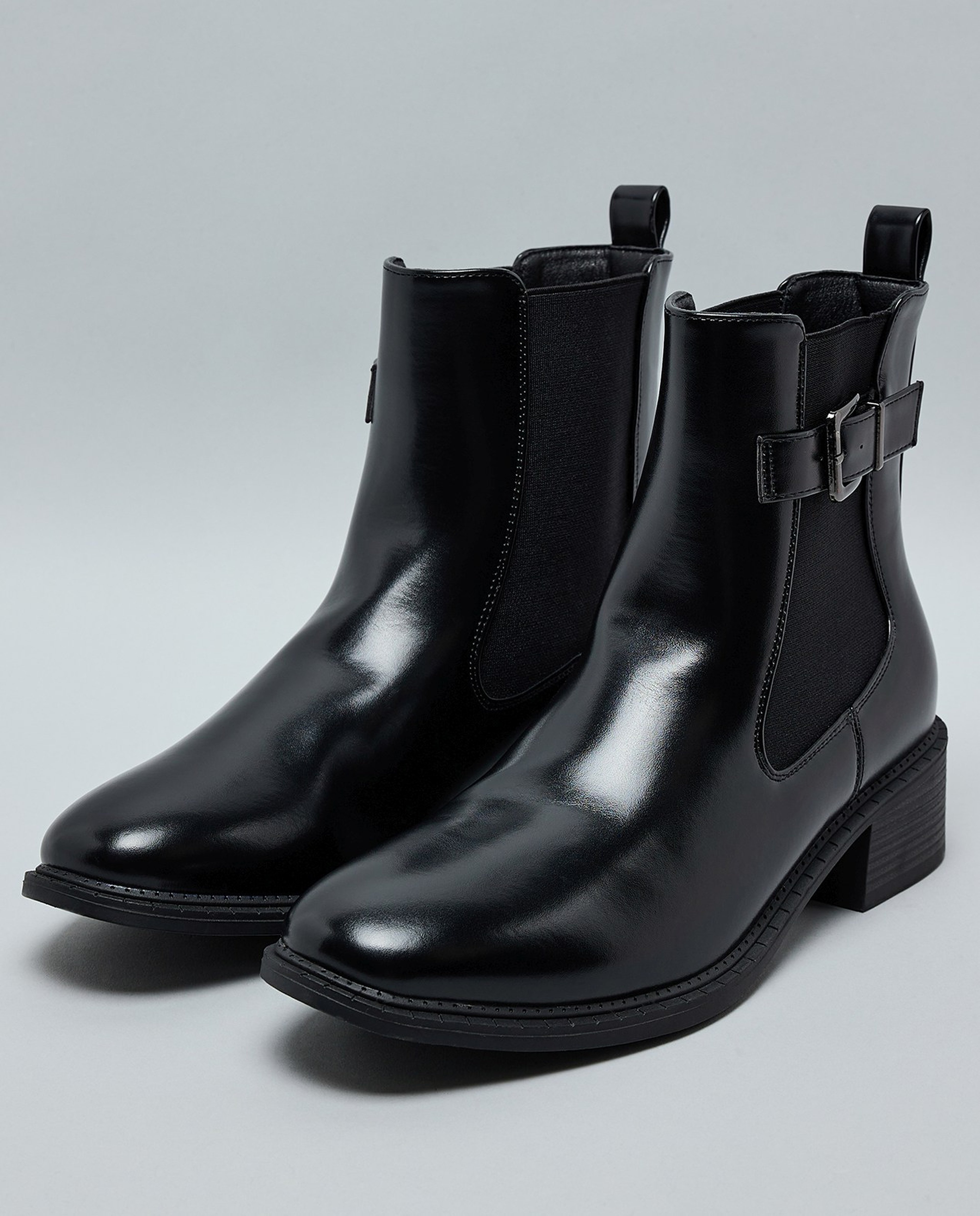 Solid Chelsea Boots